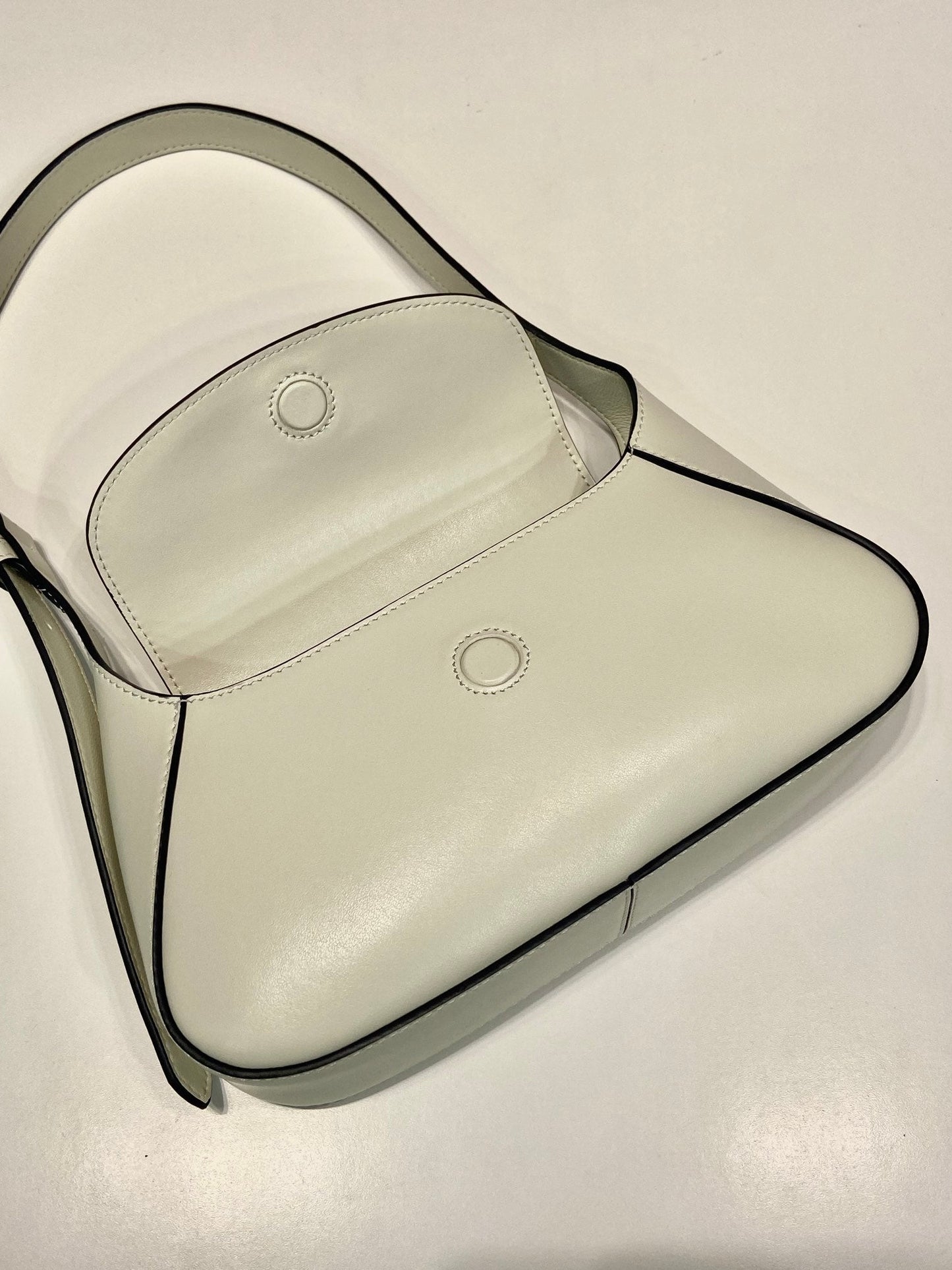 Luxury PradaFLAP BAG 25 IN WHITE SMOOTH CALFSKIN TRIANGLE LOGO