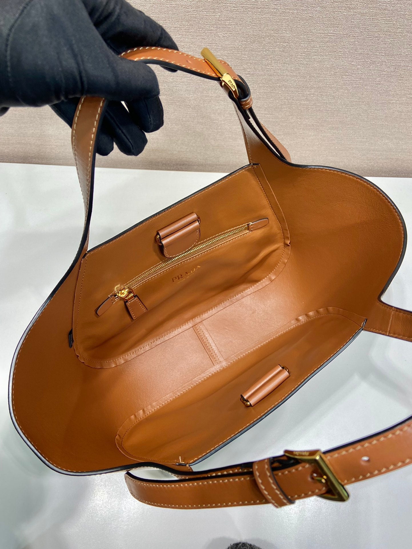 Luxury PradaTOTE BAG 28 IN CINNAMON BROWN SHEEPSKIN GOLD LOGO