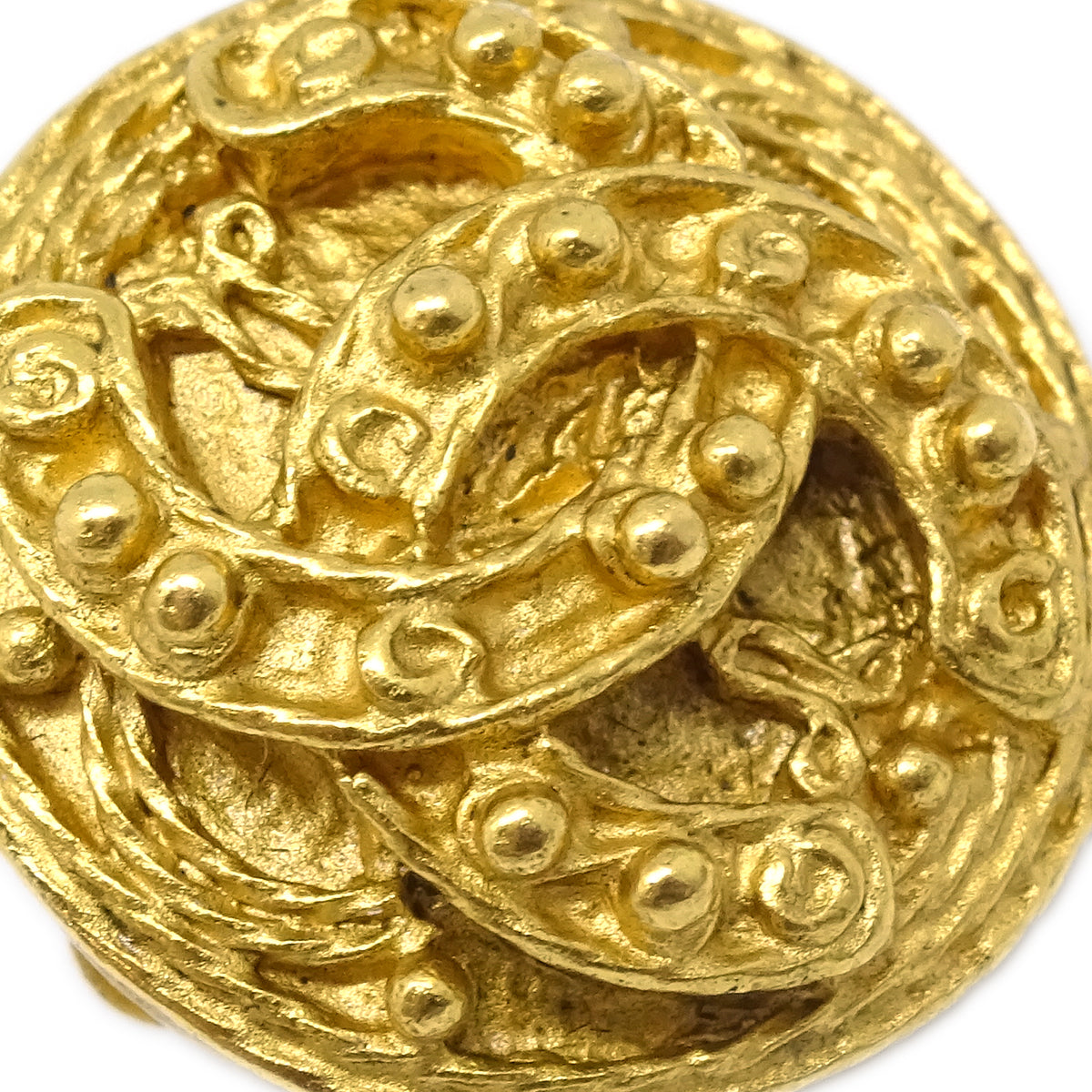 Luxury Chanel Filigree Earrings Clip-On Gold 94A