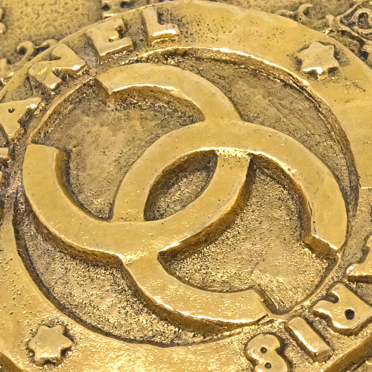 Luxury Chanel Cross Brooch Pin Gold 28/1244