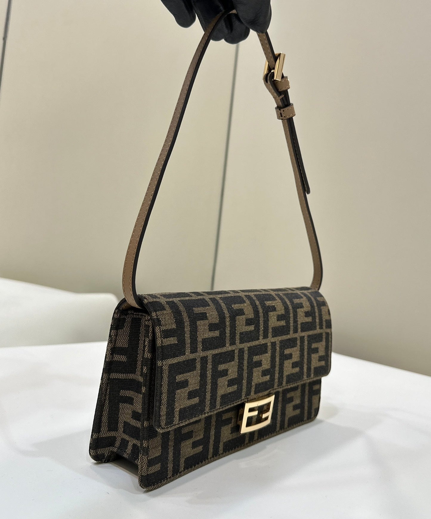 Luxury FendiBAGUETTE CHAIN MIDI 21 IN BROWN MIX BLACK MONOGRAM JACQUARD FABRIC BAG