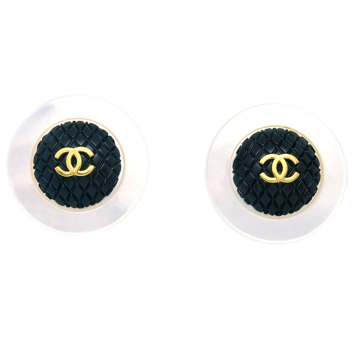 Luxury Chanel White Black Button Shell Earrings Clip-On