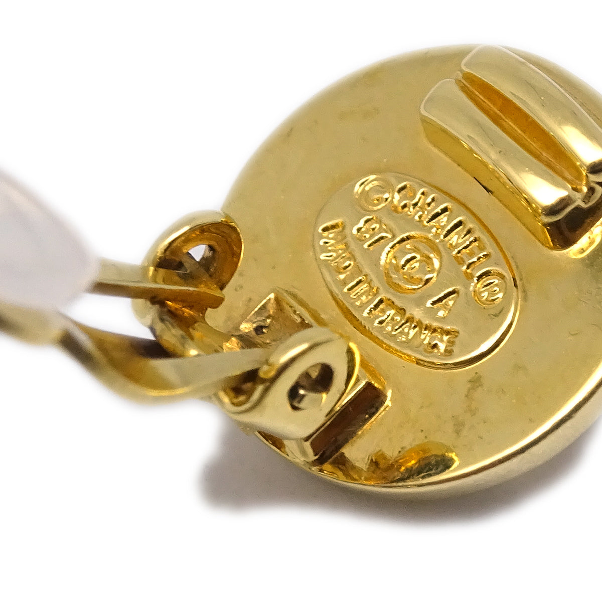 Luxury Chanel Turnlock Earrings Clip-On Gold 97A