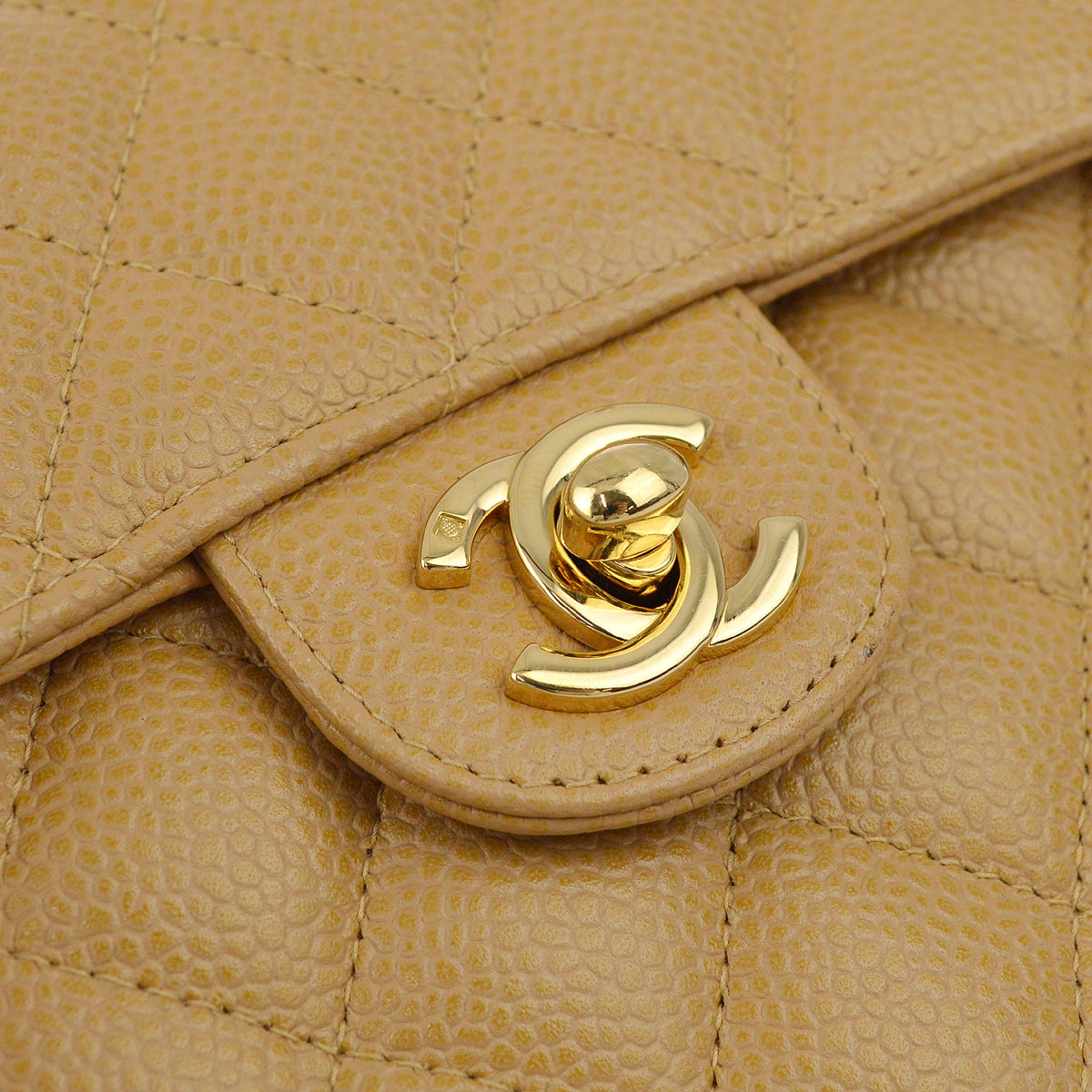 Luxury Chanel 2003-2004 Caviar Mini Classic Square Flap Bag 17