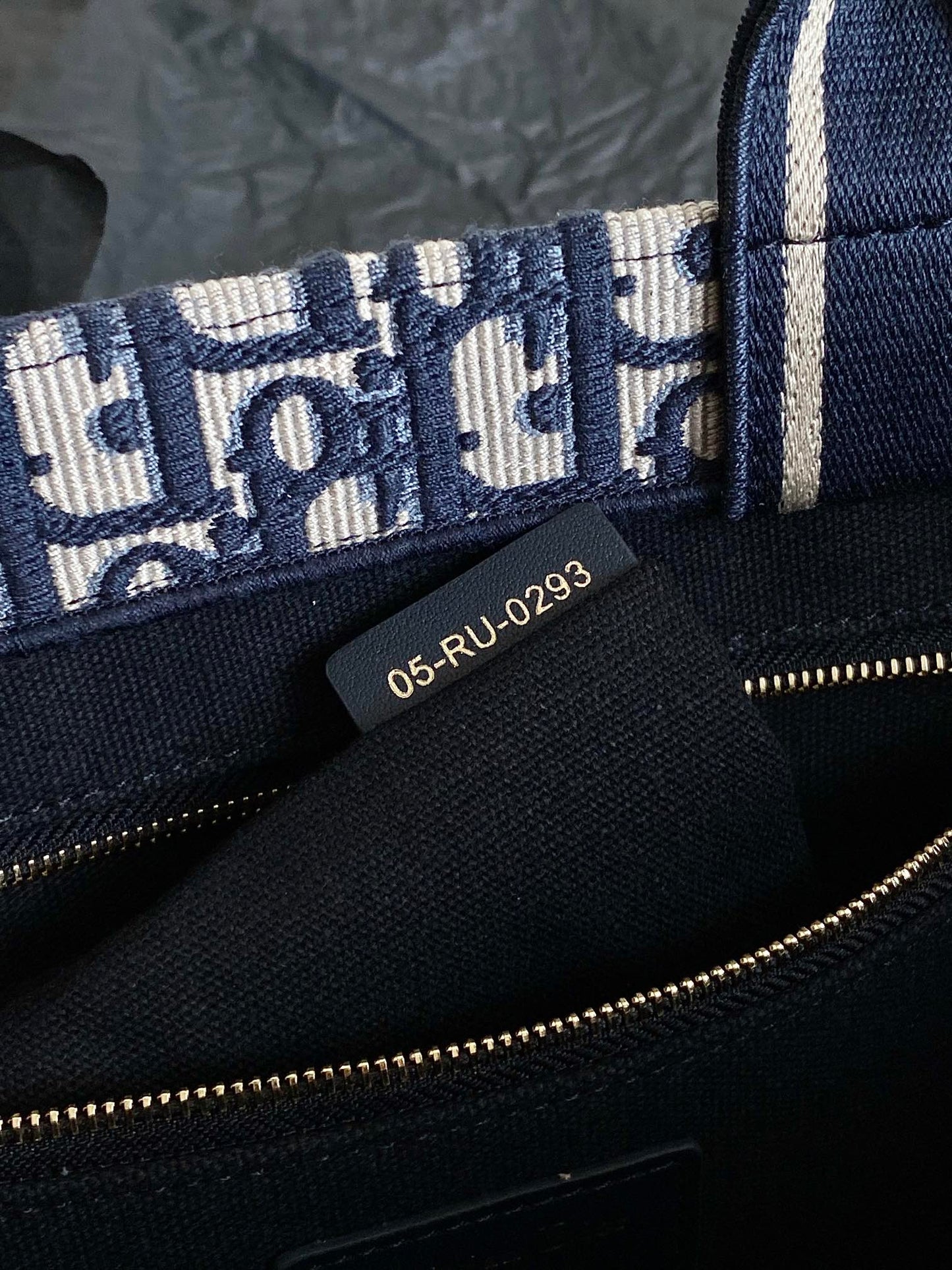 Luxury DiorMEDIUM BOOK TOTE 36 BLUE OBLIQUE EMBROIDERY