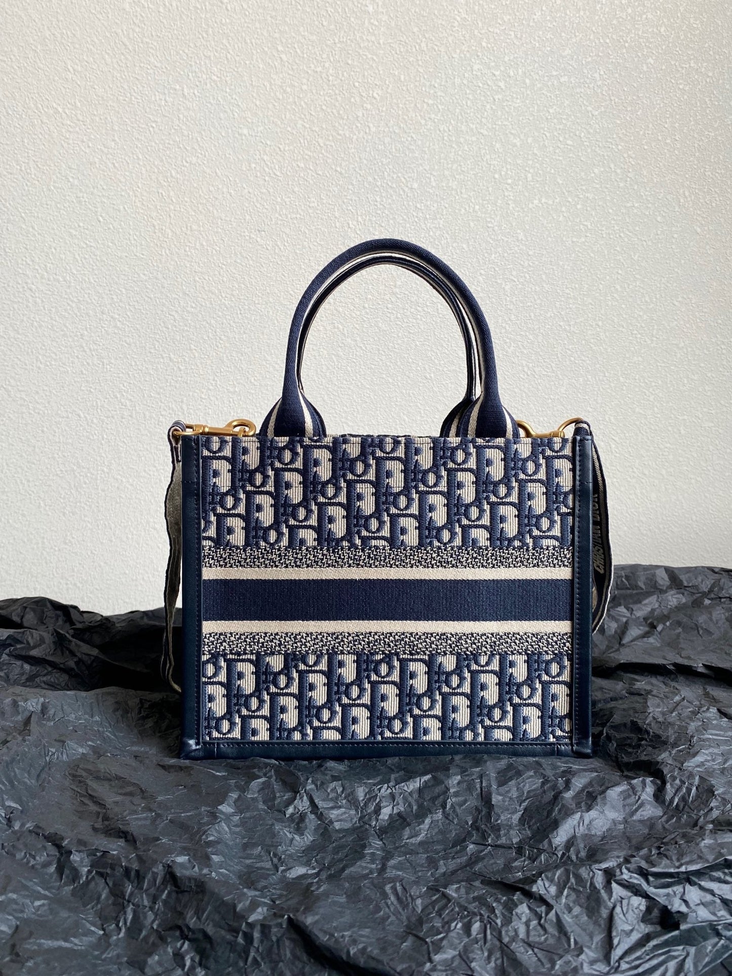 Luxury DiorMINI BOOK TOTE 26 BLUE OBLIQUE EMBROIDERY