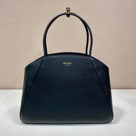 Luxury PradaELEGANT TOTE BAG 40 IN BLACK SMOOTH CALFSKIN