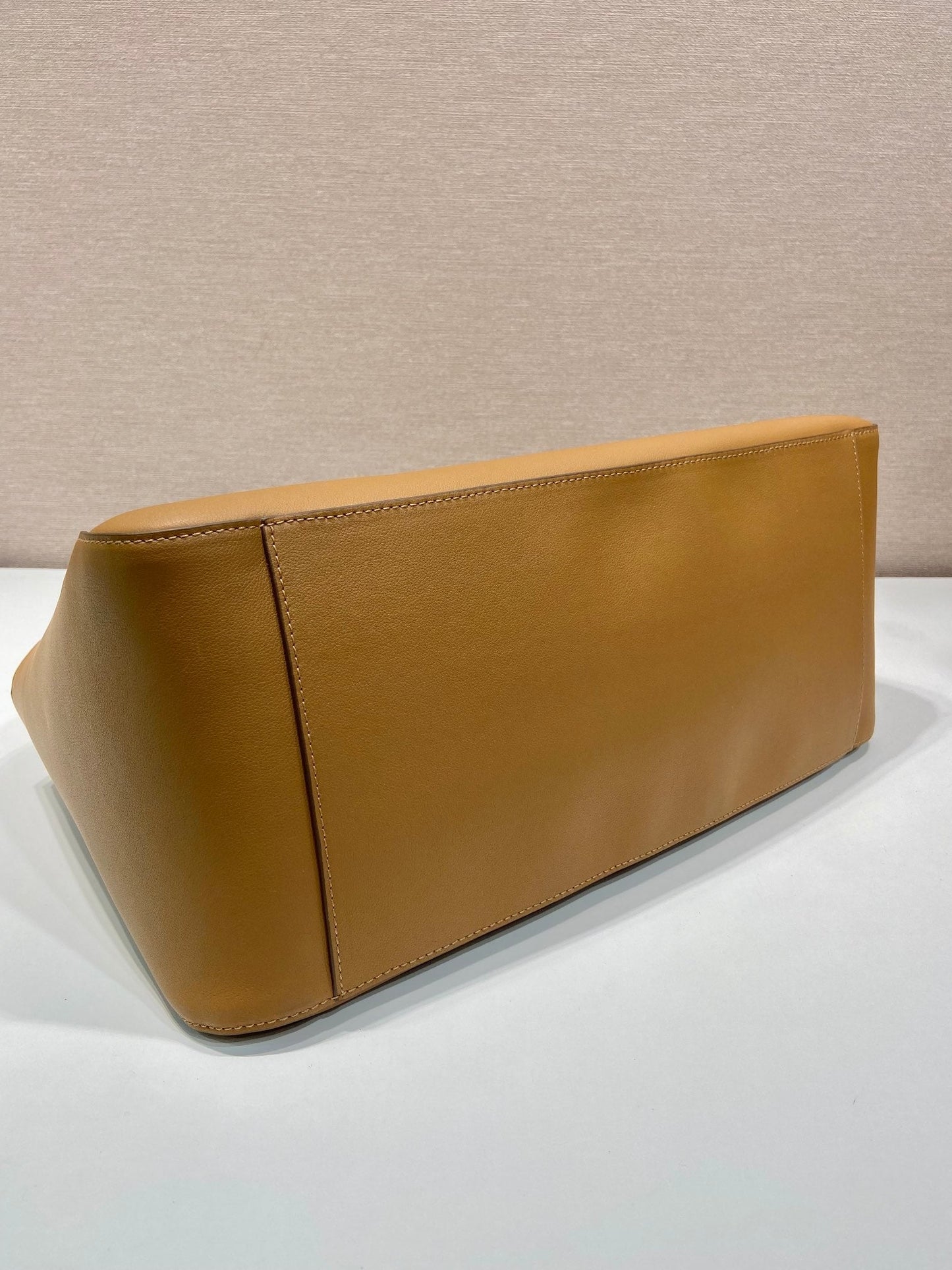 Luxury PradaELEGANT TOTE BAG 40 IN CIDER BROWN SMOOTH CALFSKIN