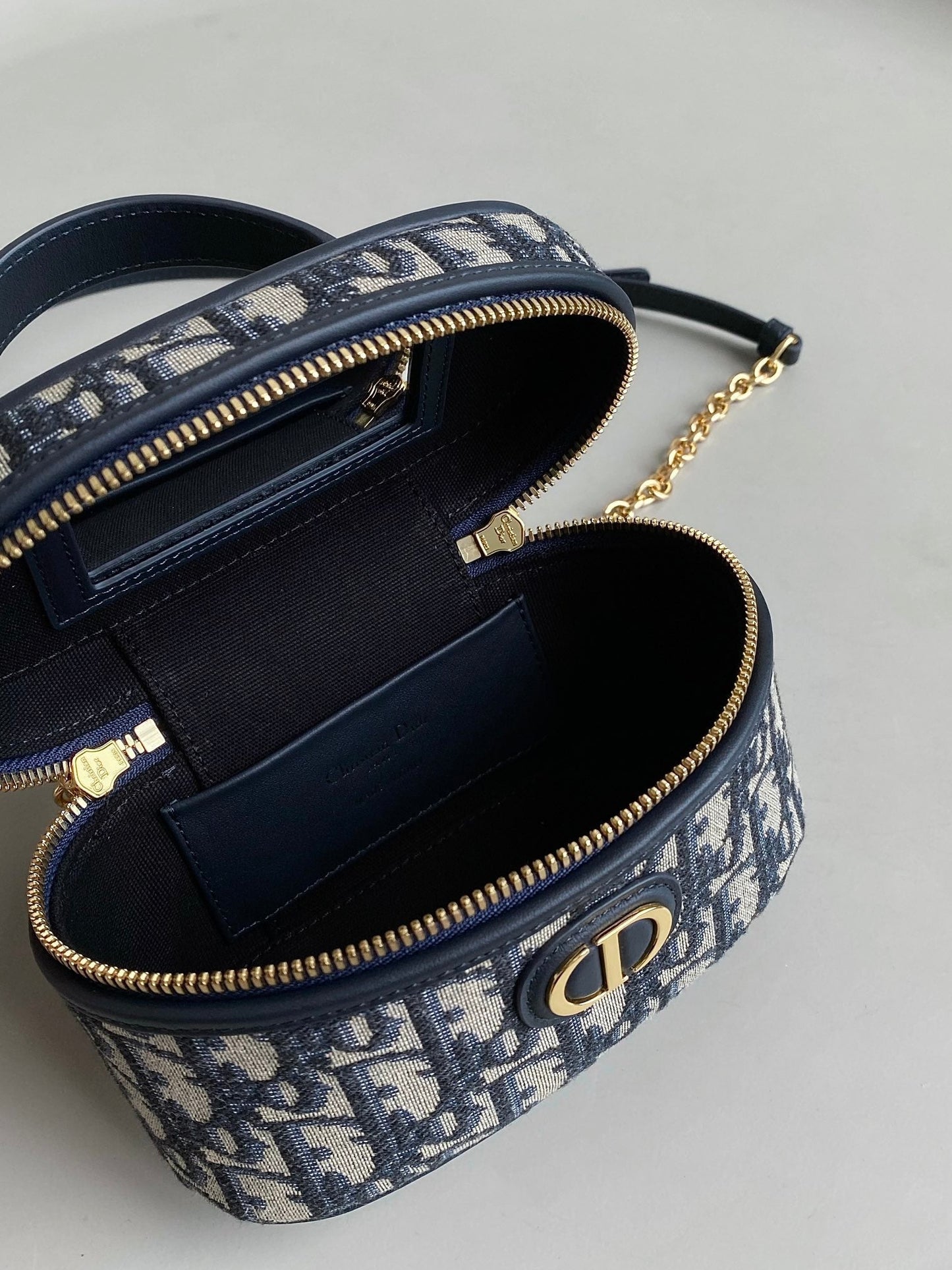 Luxury DiorMONTAIGNE MINI VANITY CASE 16 BLUE OBLIQUE JACQUARD