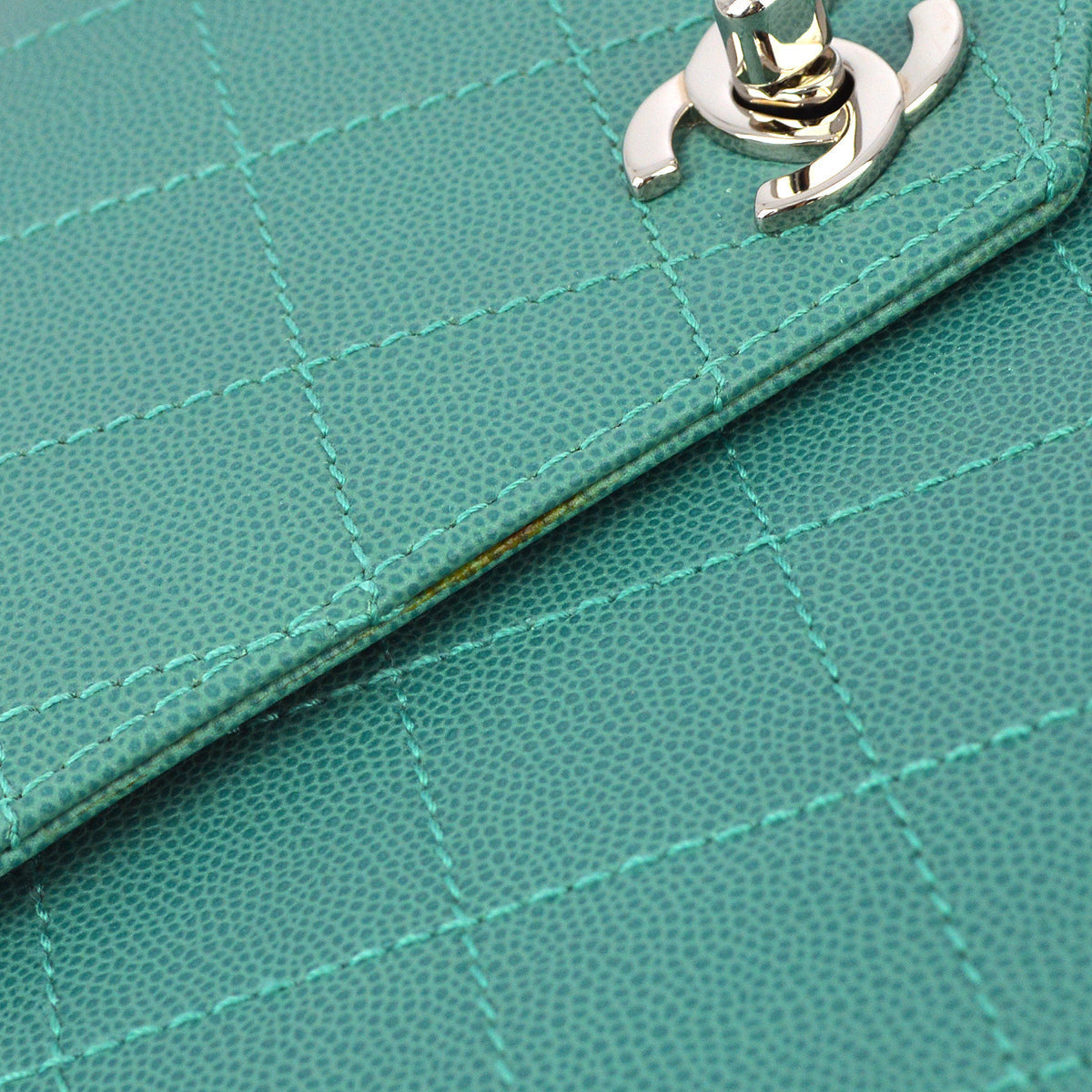 Luxury Chanel 1997-1999 Caviar Letter Flap Handbag