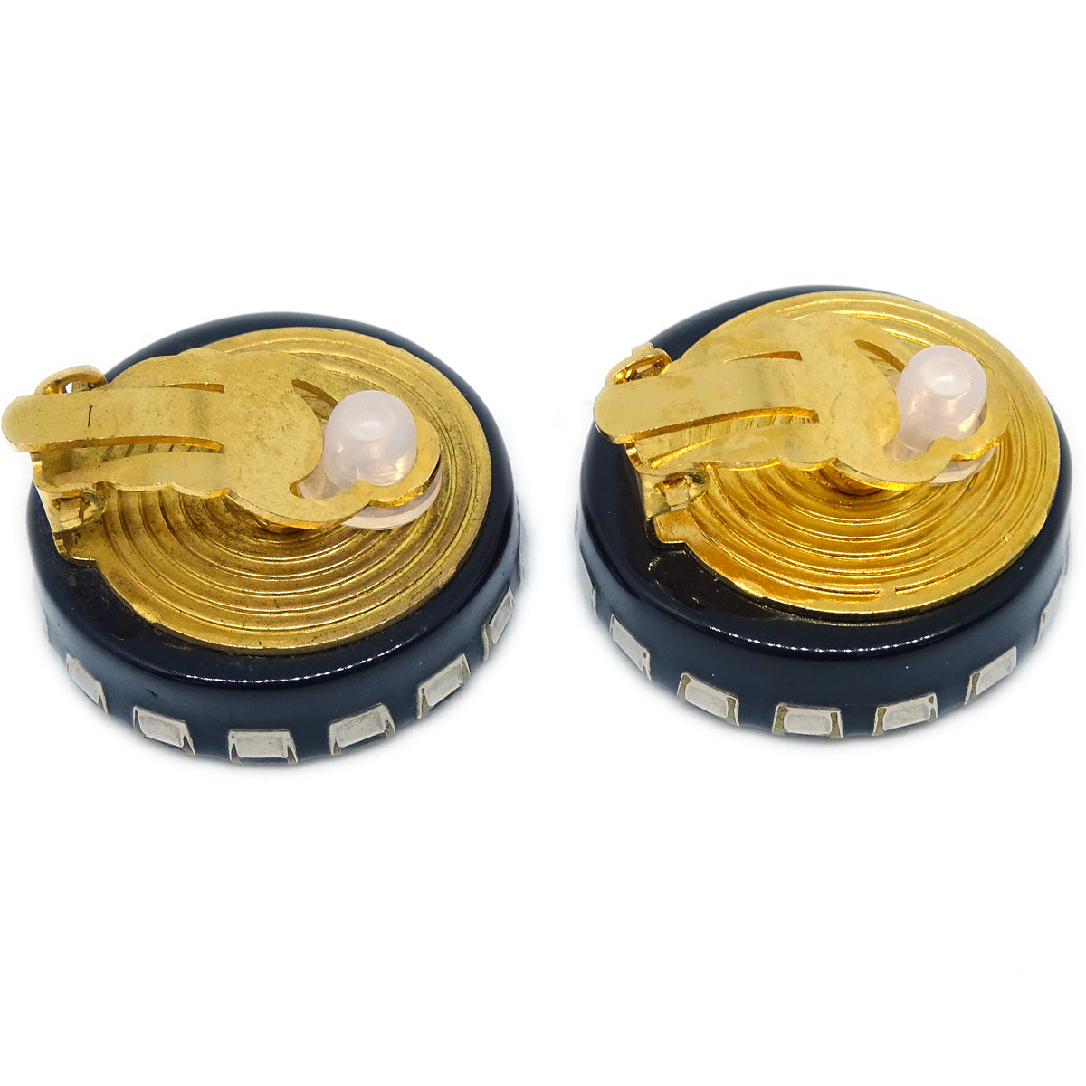 Luxury Chanel Black Button Shell Earrings Clip-On 97A