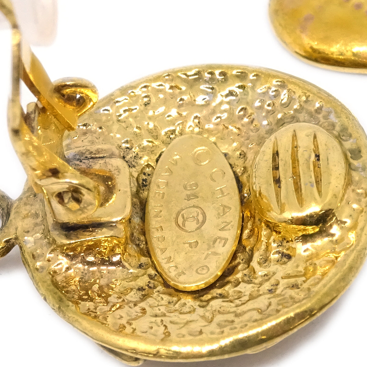 Luxury Chanel Dangle Earrings Clip-On Gold 94P
