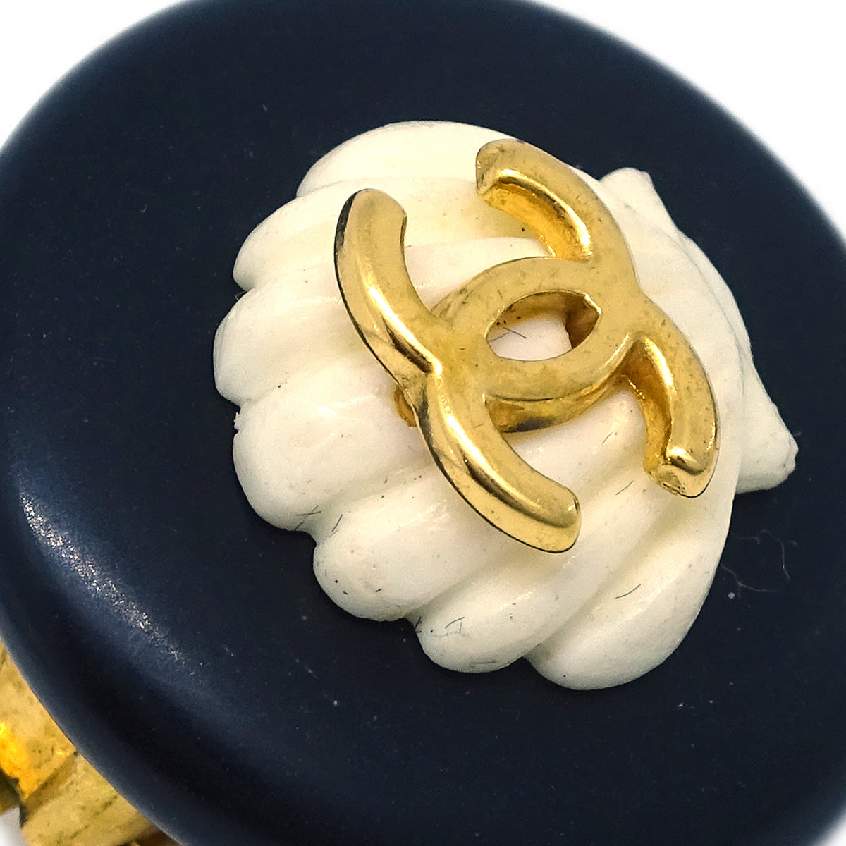 Luxury Chanel Black Button Shell Earrings Clip-On 96C