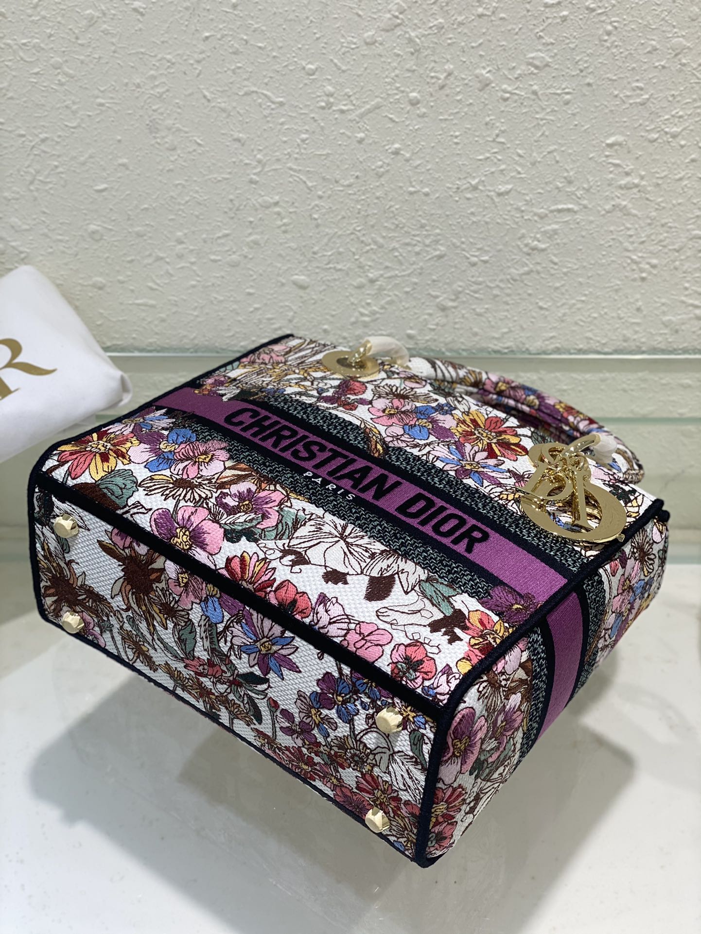 Luxury Diormedium lay 24 purple white embroidery