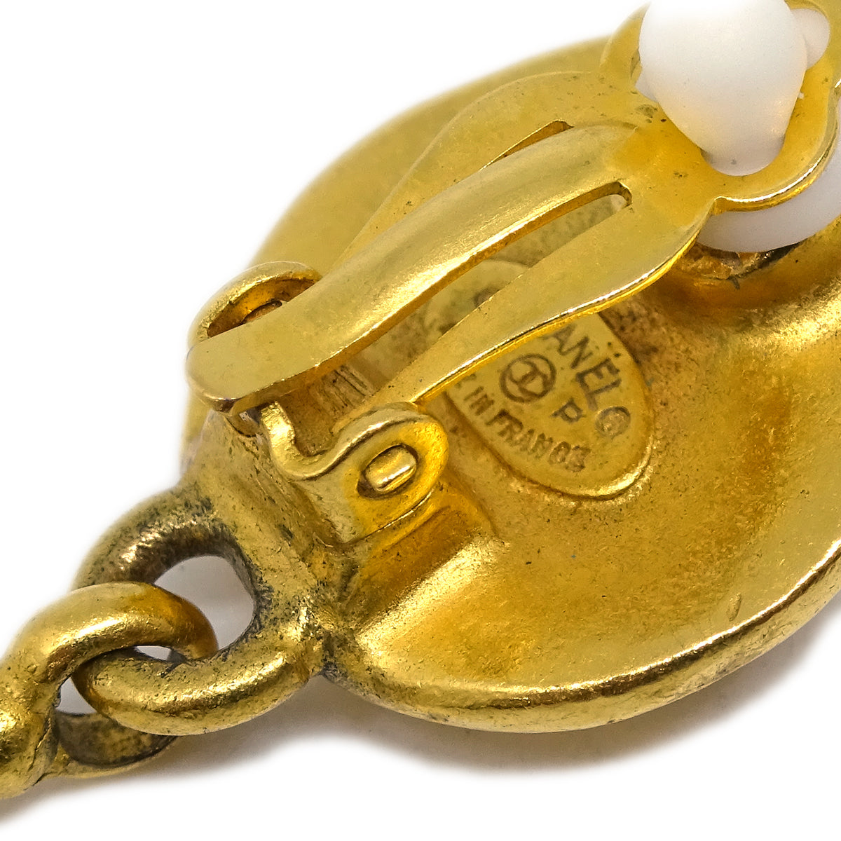 Luxury Chanel Dangle Earrings Clip-On Gold 96P