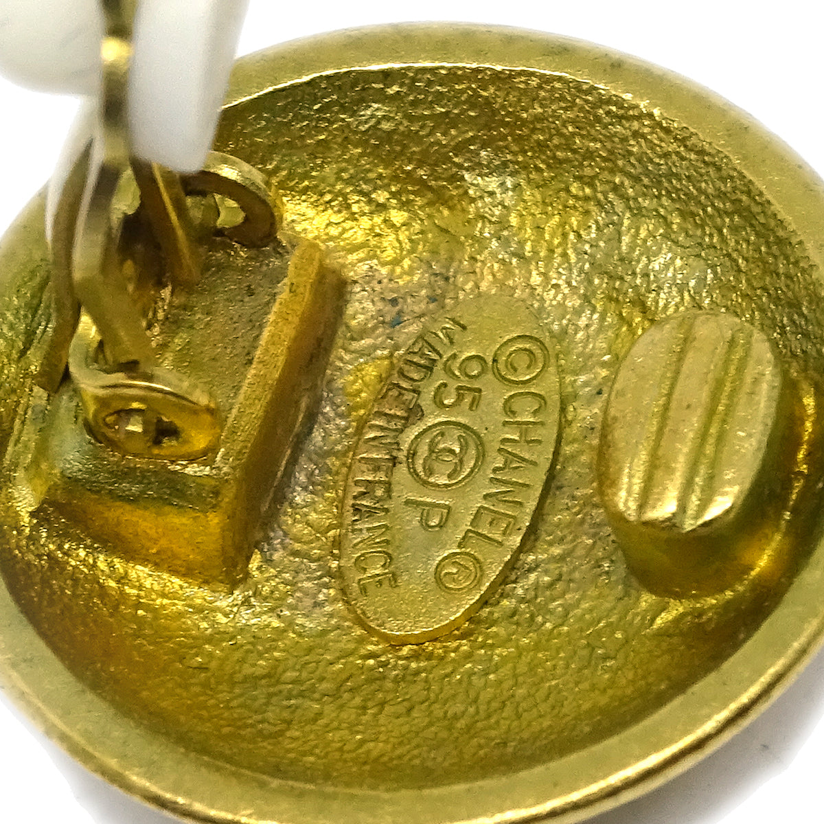 Luxury Chanel Gold Button Earrings Clip-On 95P