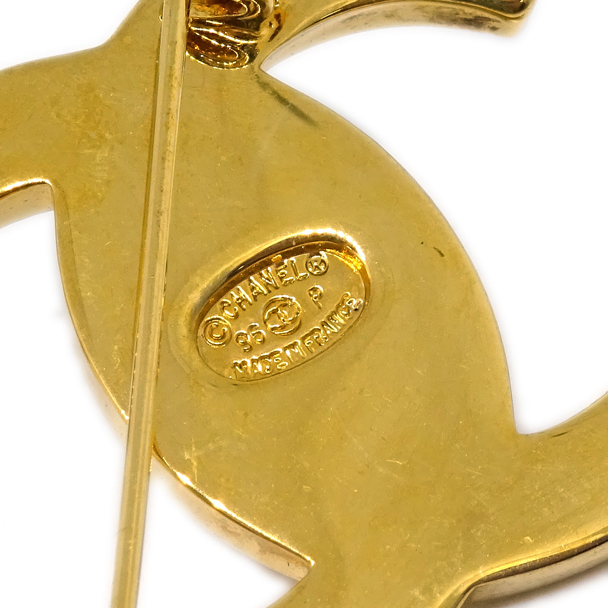 Luxury Chanel Turnlock Brooch Pin Gold Large 96P