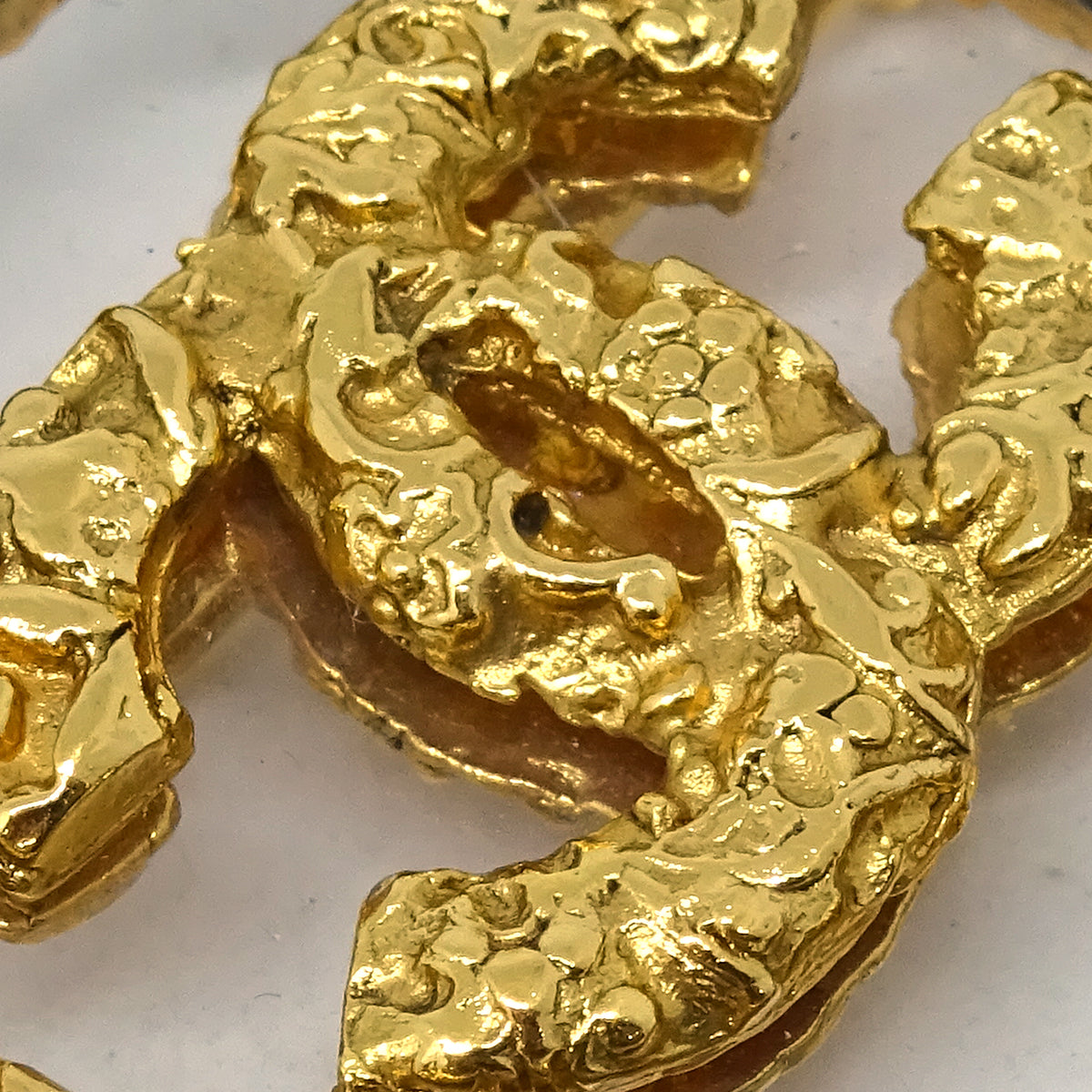 Luxury Chanel Brooch Pin Gold 93A