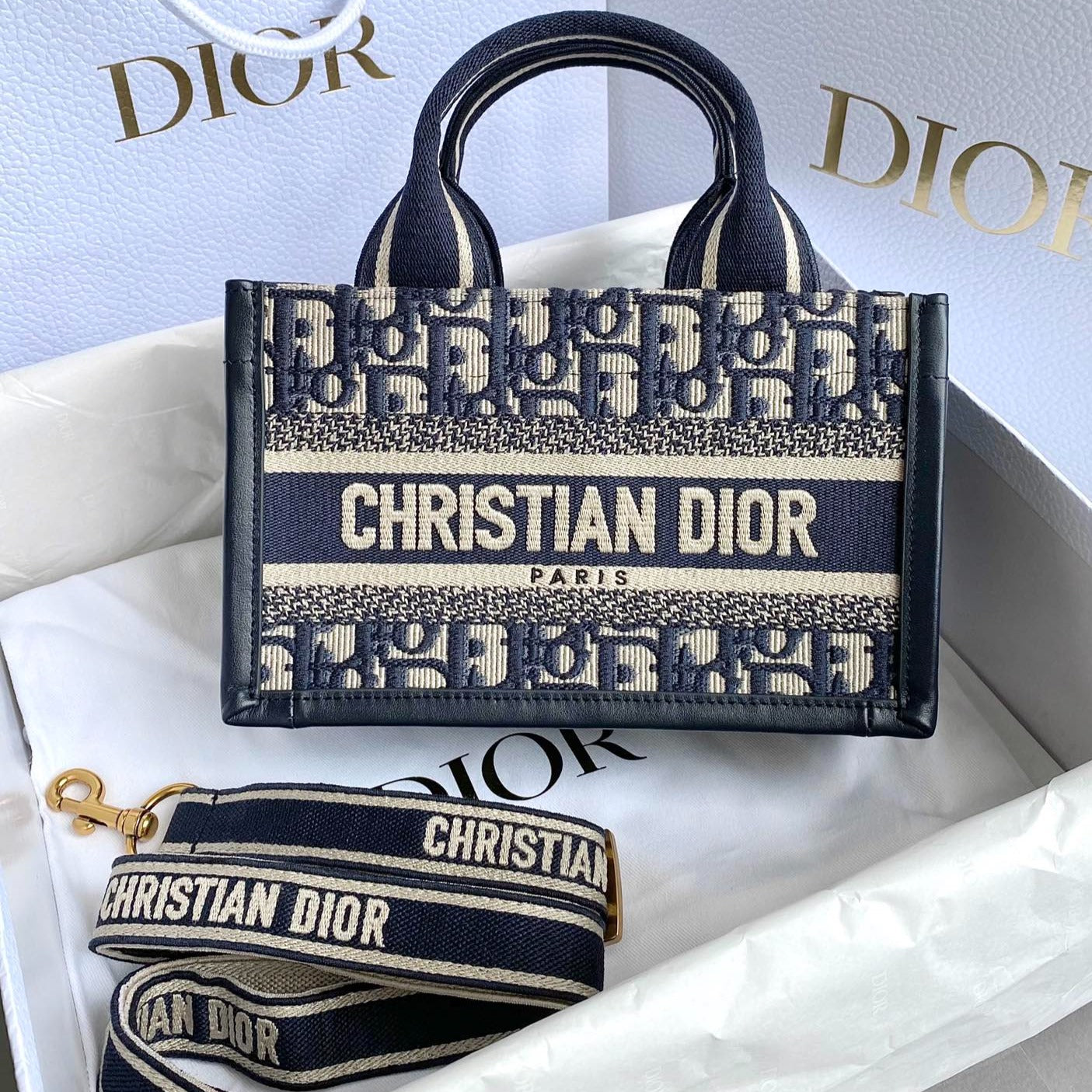 Luxury DiorMINI BOOK TOTE 21 BLUE OBLIQUE EMBROIDERY