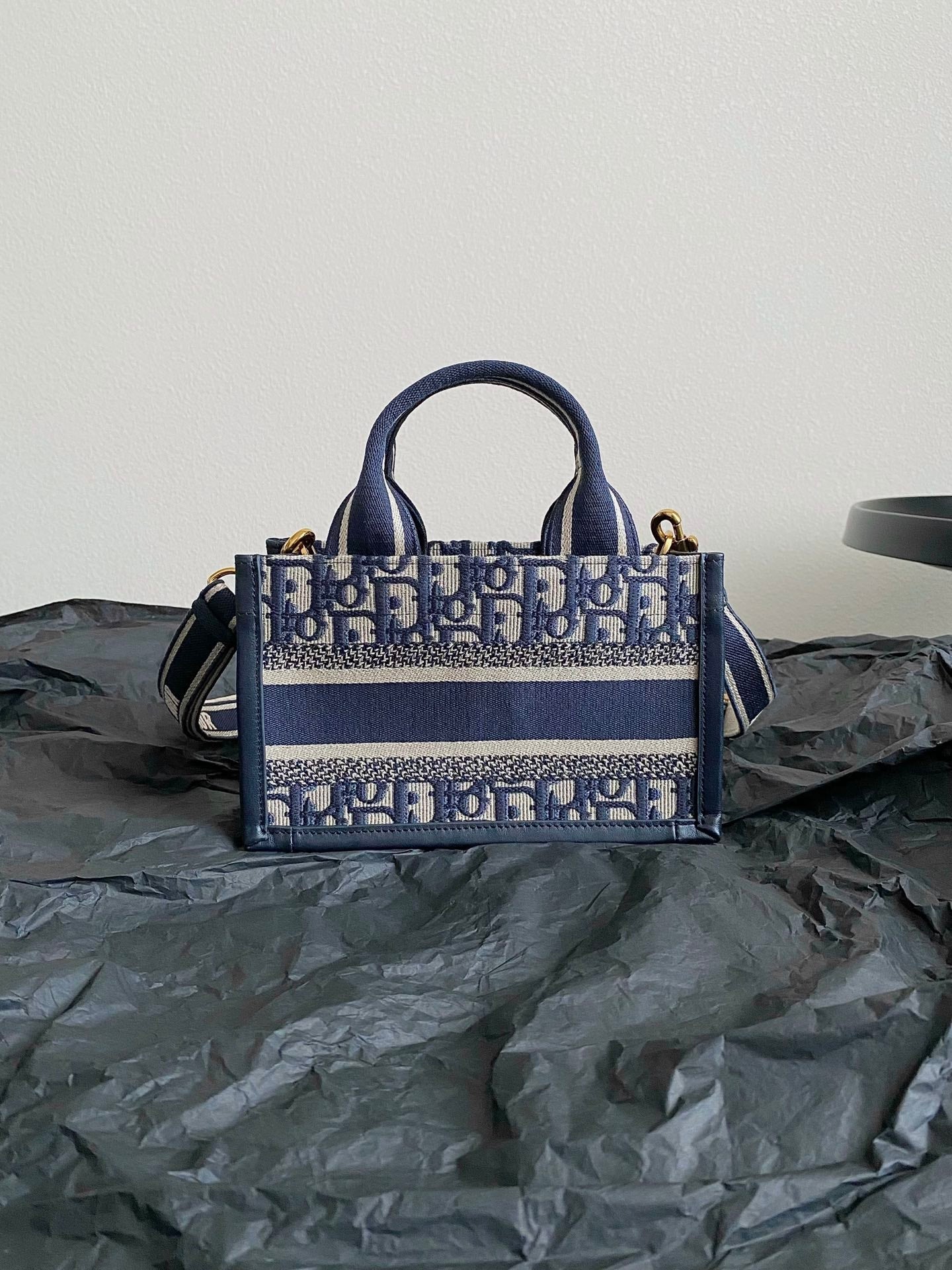 Luxury DiorMINI BOOK TOTE 21 BLUE OBLIQUE EMBROIDERY