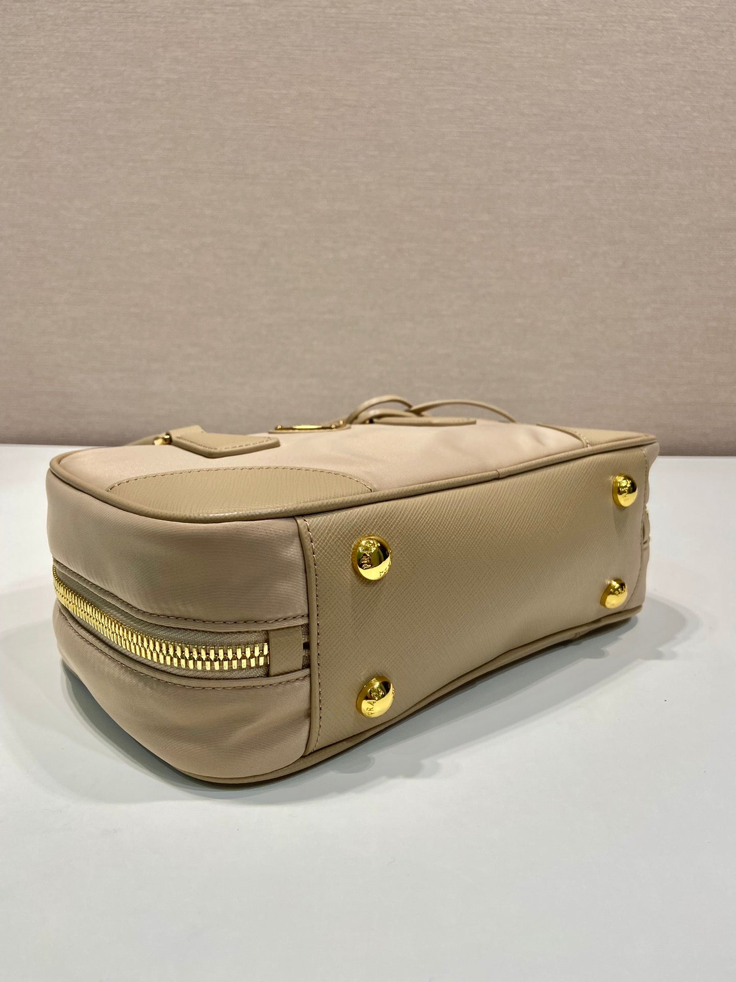 Luxury PradaSMALL TOP HANDLE BAG 25 IN DRIED MOSS NYLON AND CALFSKIN TRIM