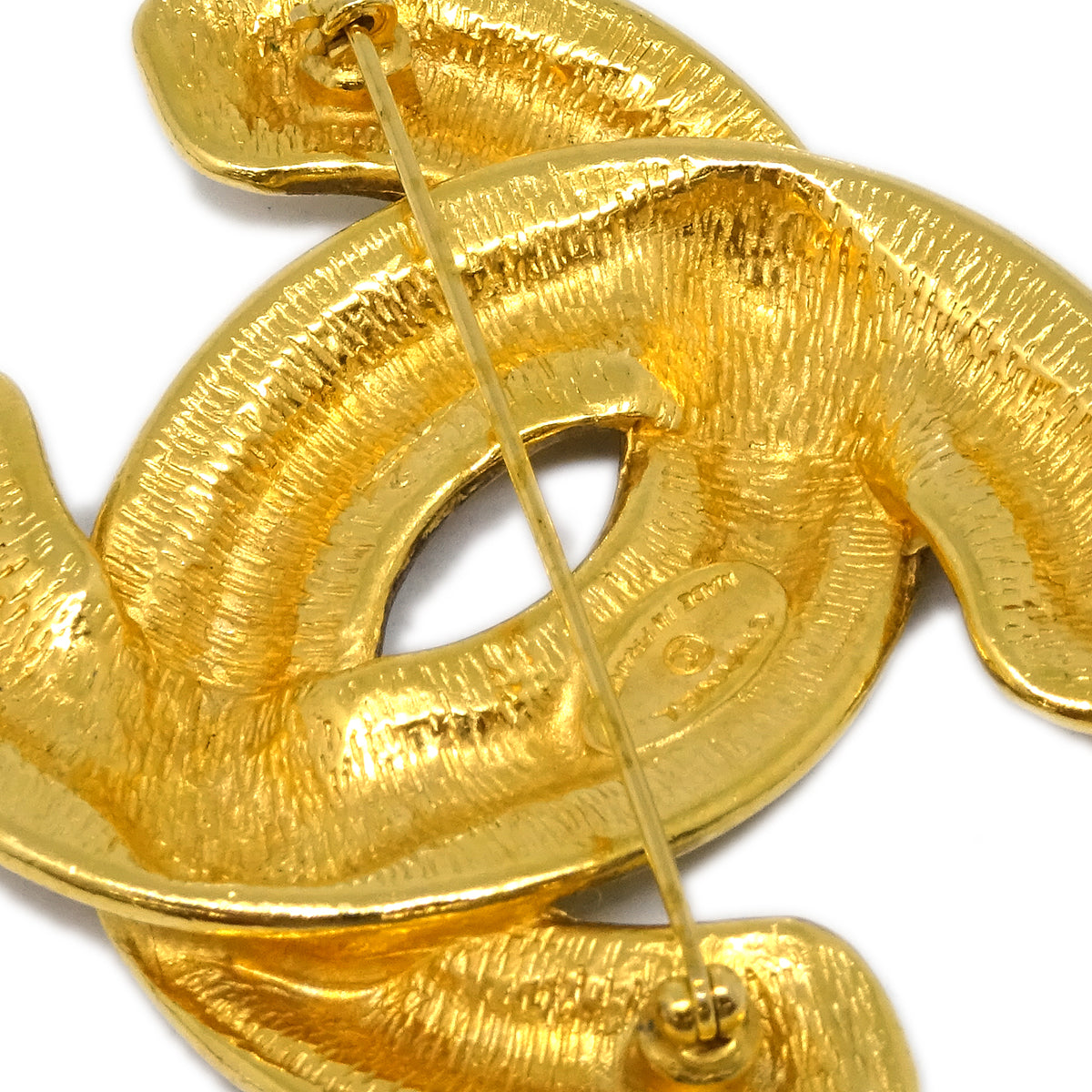 Luxury Chanel Quilted CC Brooch Pin Gold 1152