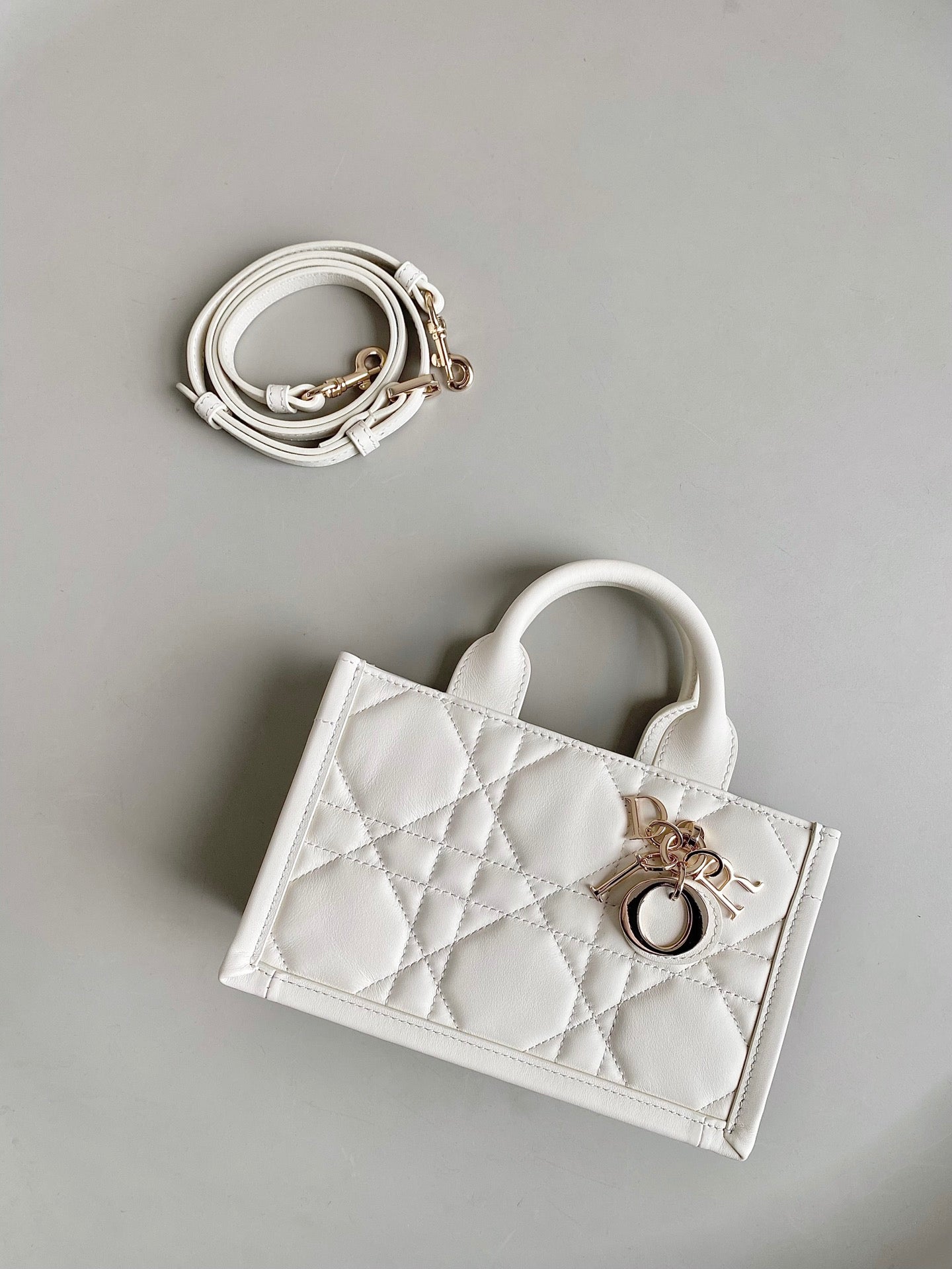Luxury DiorMINI BOOK TOTE 21 WHITE MACCROCANNAGE CALFSKIN