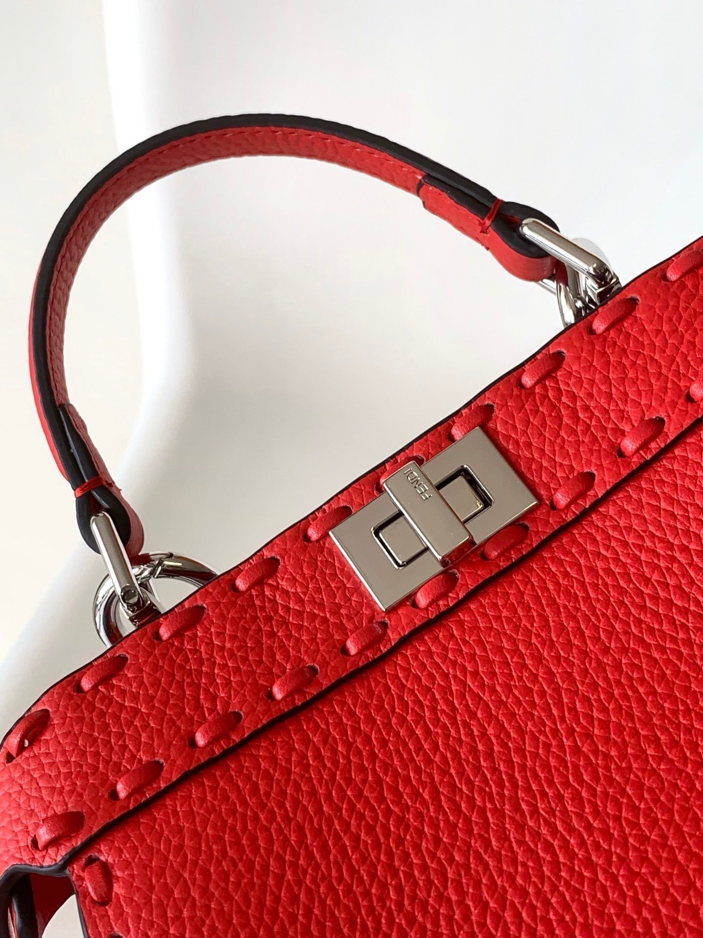 Luxury FendiPeekaboo ISeeU Petite 20 Bag Red Leather Shw