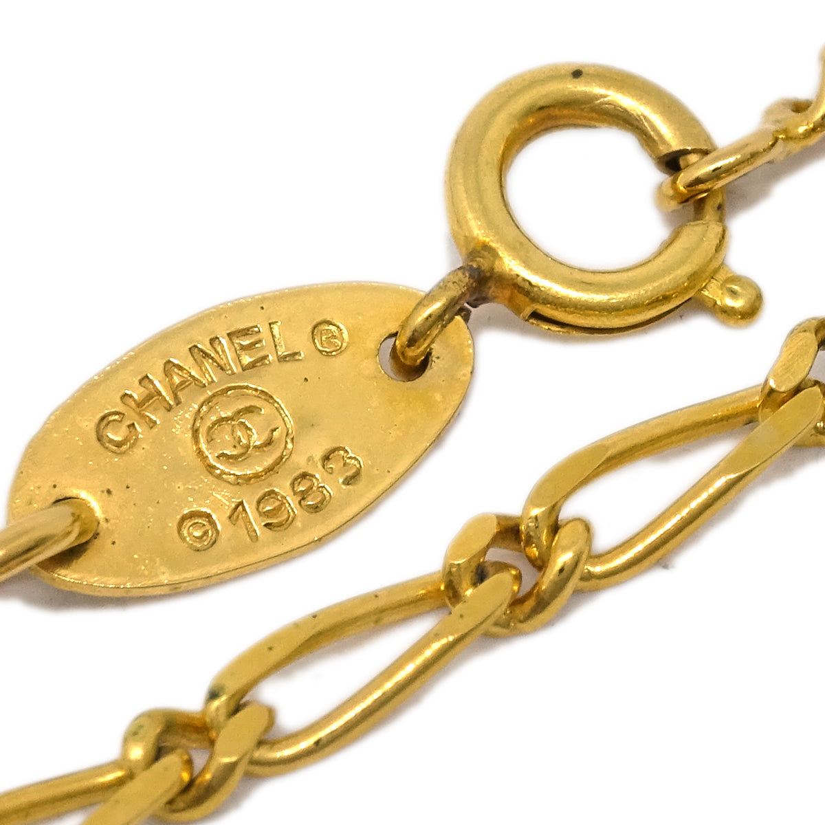 Luxury Chanel Medallion Pendant Necklace Gold 1983