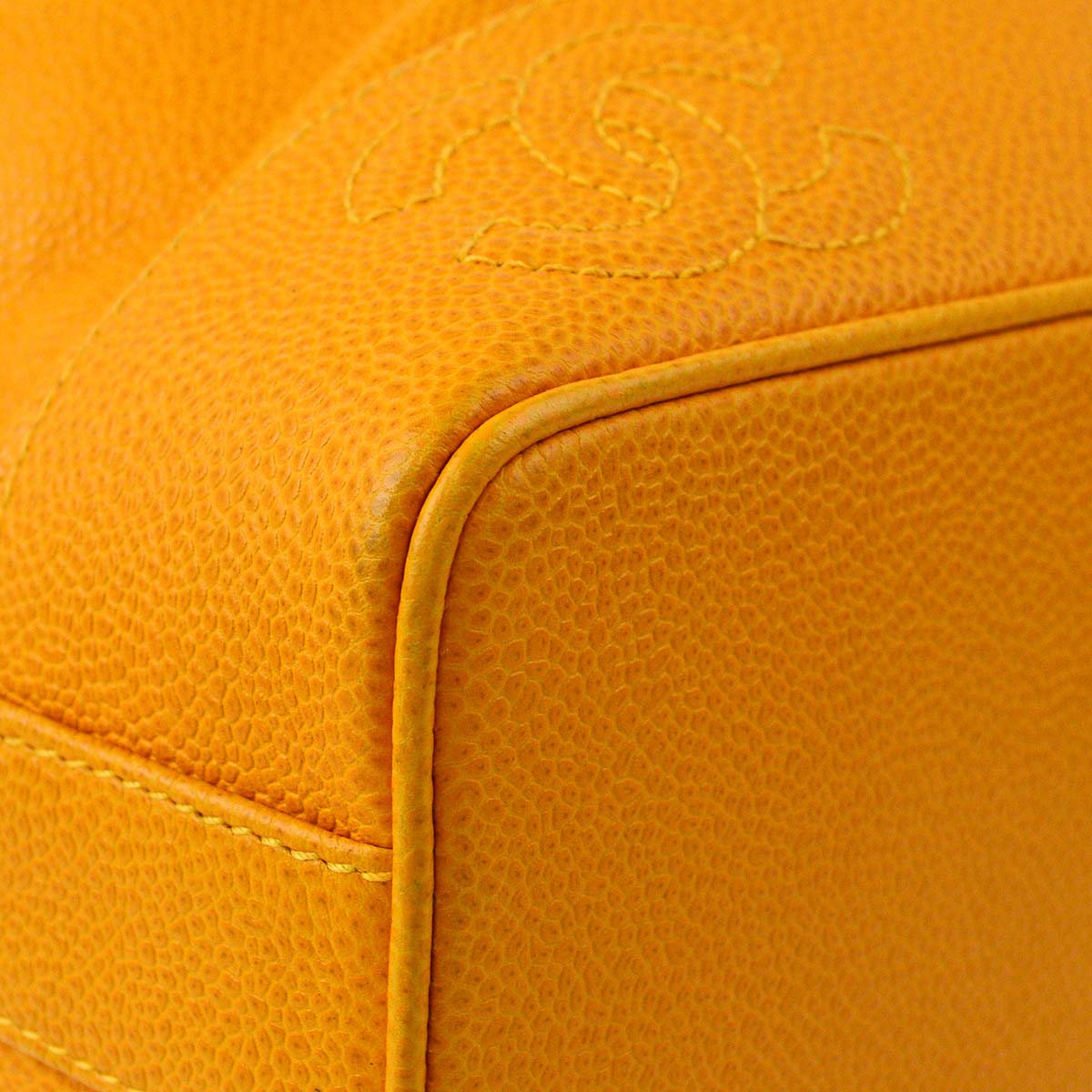 Luxury Chanel 1996-1997 Orange Caviar Triple CC Bucket Shoulder Bag