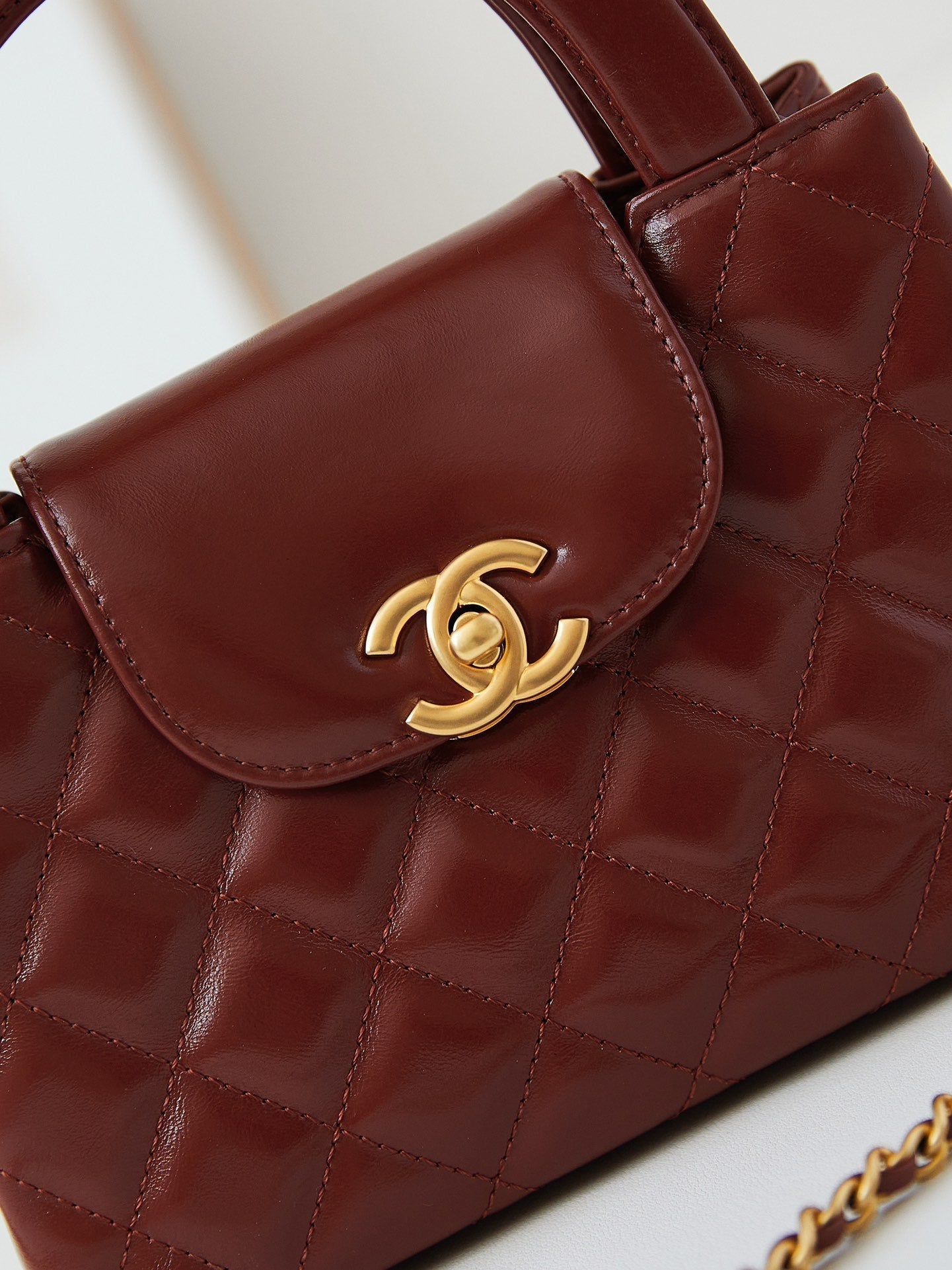 Luxury Chanel 24a nano 19cm kelly shopper bag burgundy lambskin