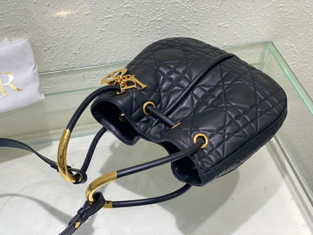 Luxury Diormeidum nolita 27cm black macrocannage lambskin