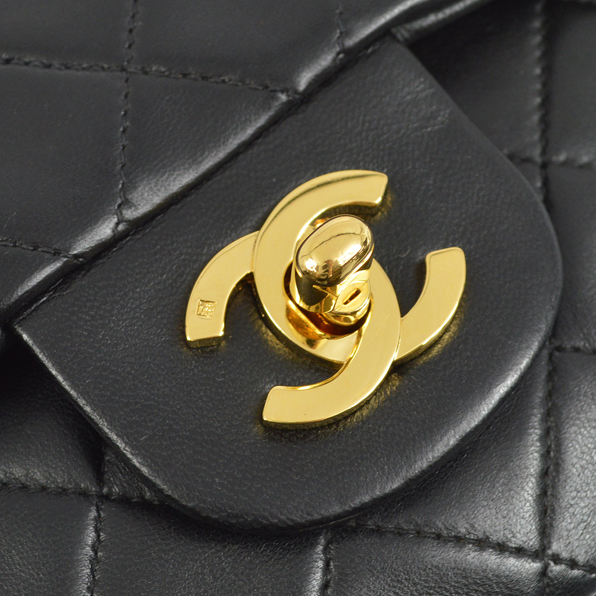 Luxury Chanel 1997-1999 Black Lambskin Small Classic Double Flap Shoulder Bag