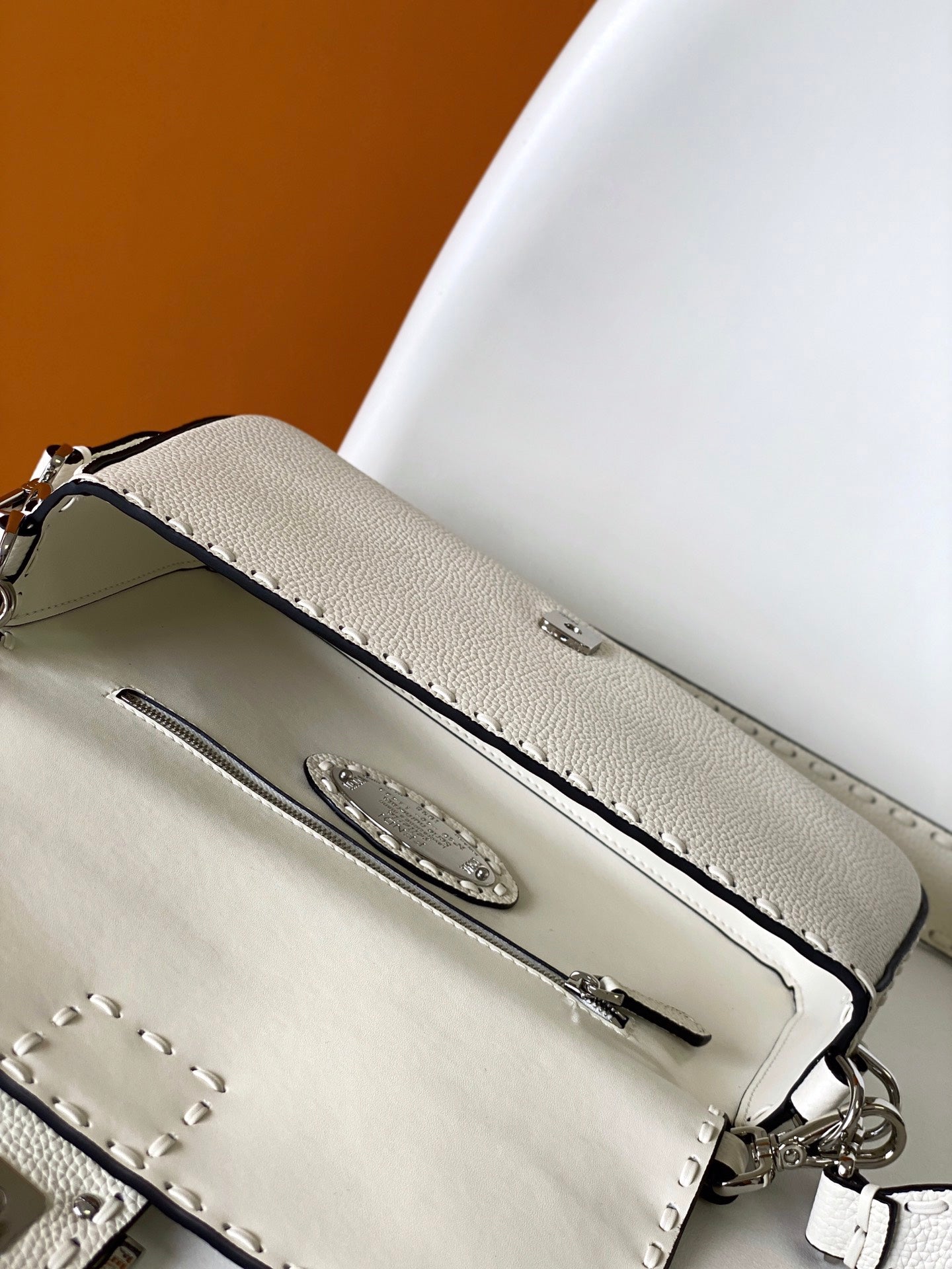 Luxury FendiFend Baguette 27 Bag White Calfskin Shw