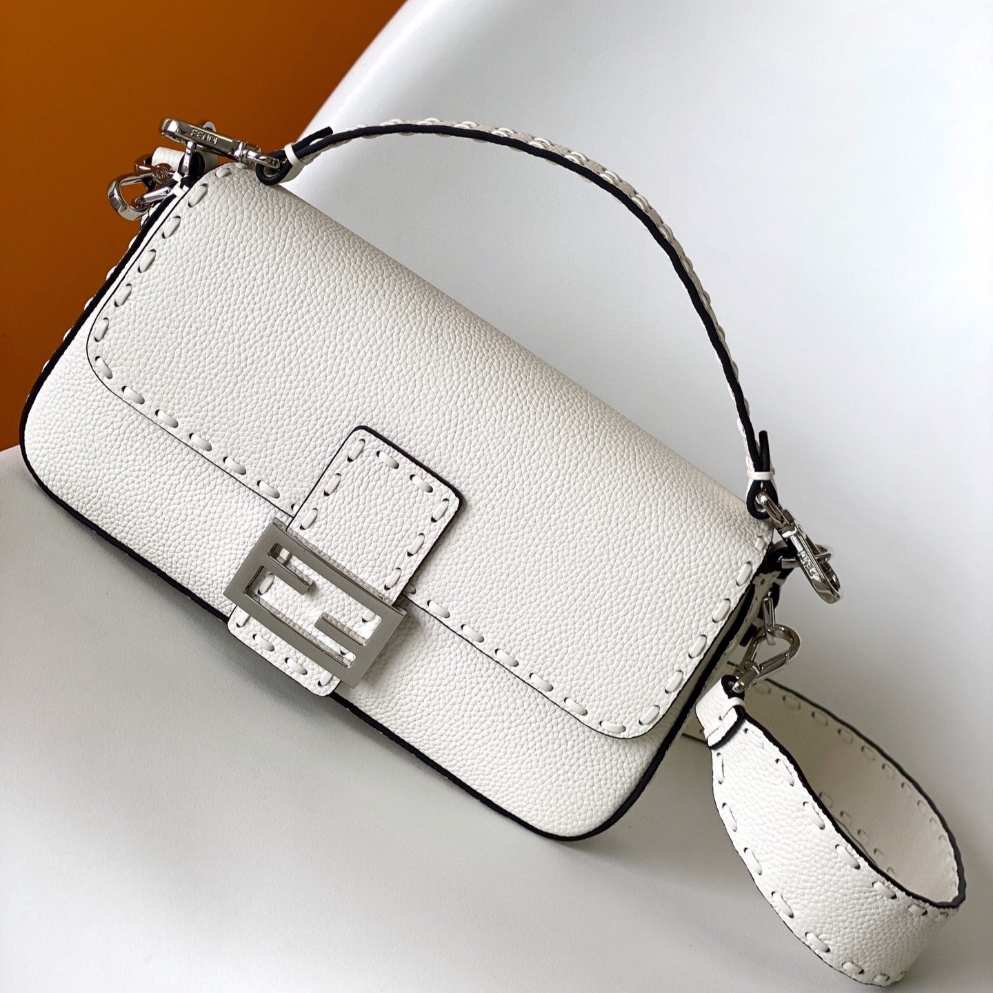 Luxury FendiFend Baguette 27 Bag White Calfskin Shw