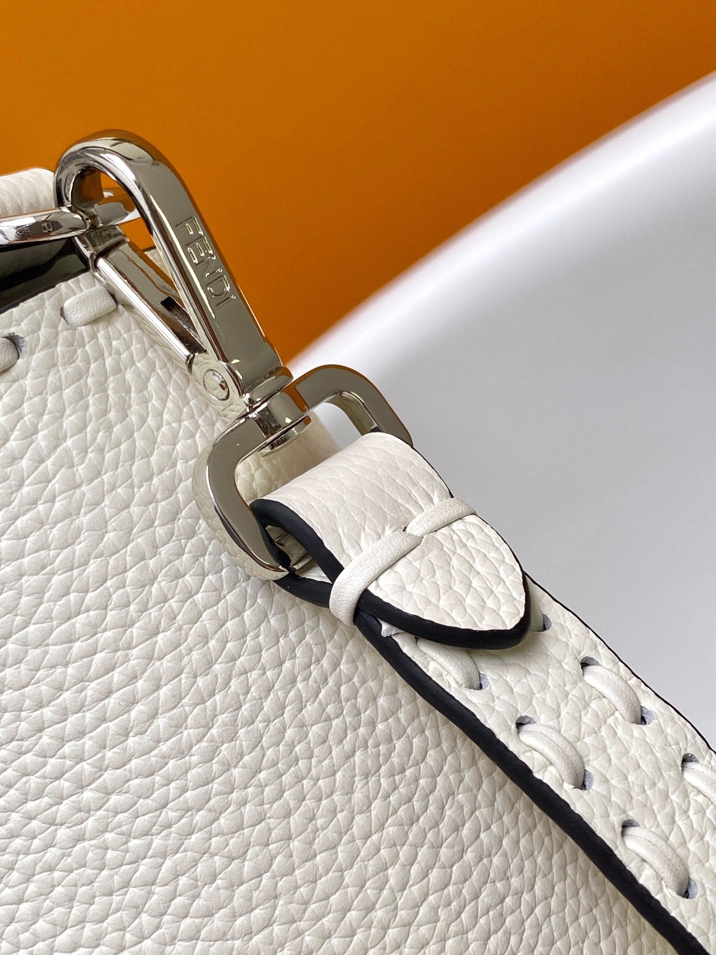 Luxury FendiFend Baguette 27 Bag White Calfskin Shw