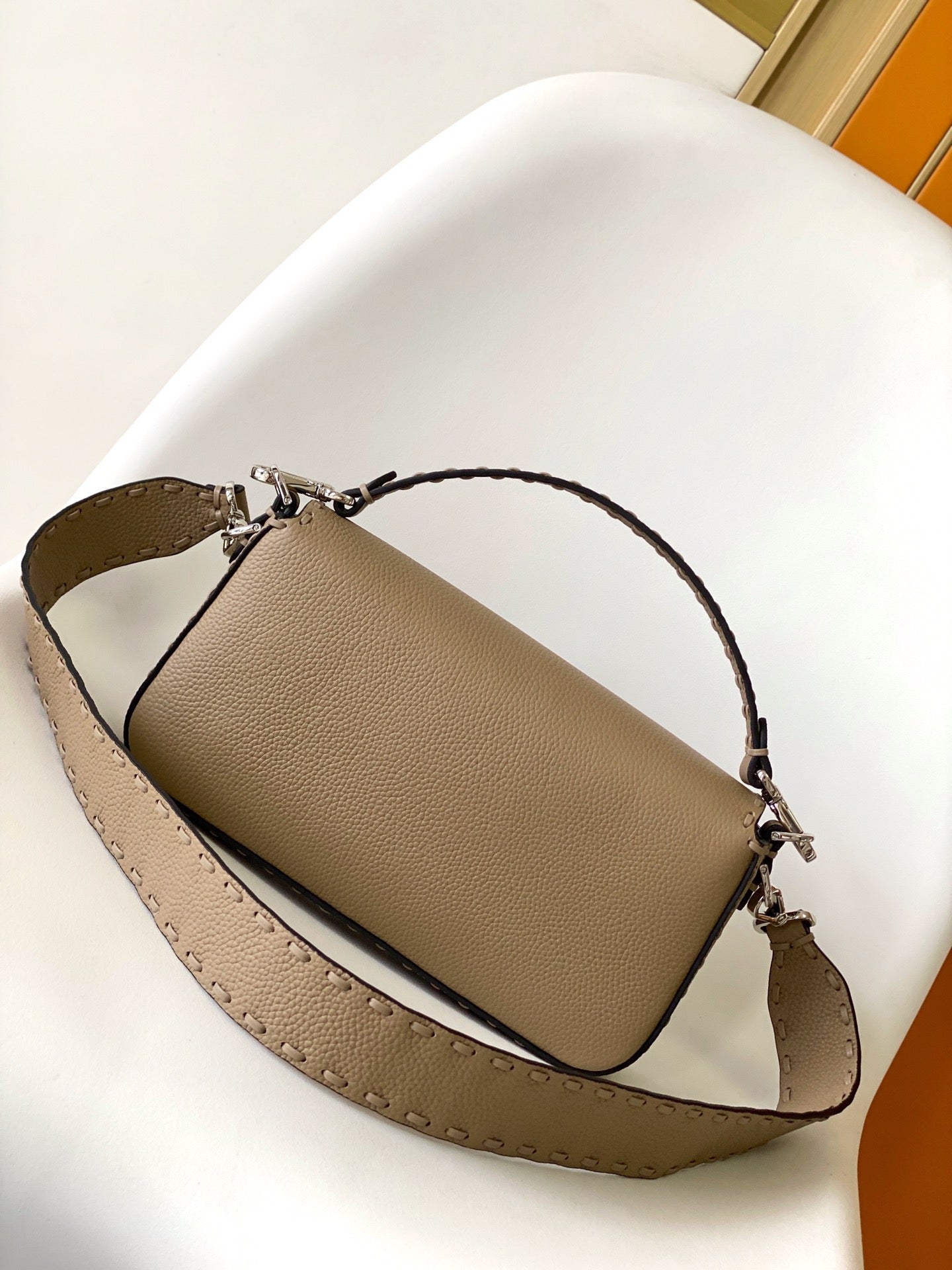 Luxury FendiFend Baguette 27 Bag Brown Calfskin Shw