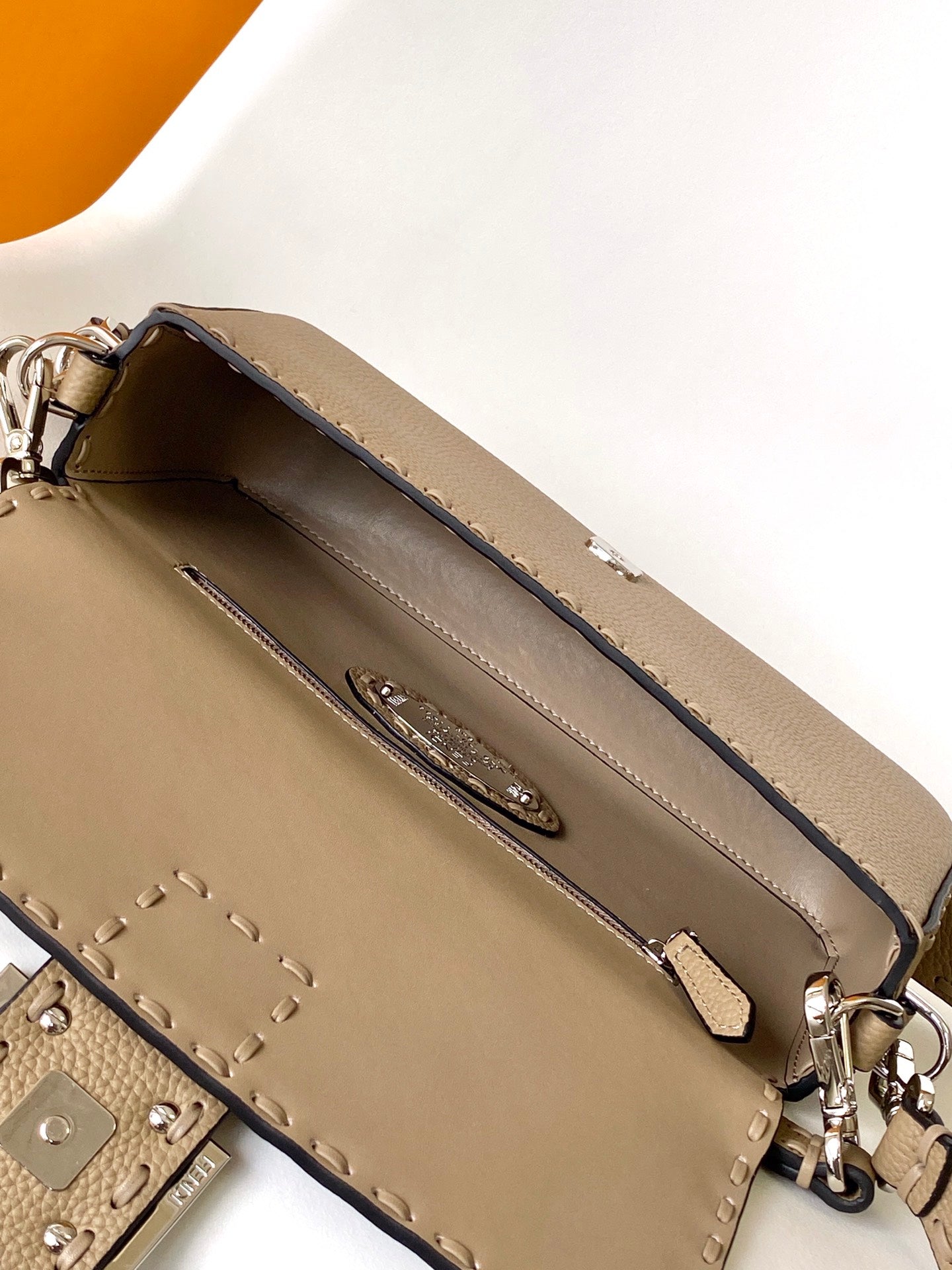 Luxury FendiFend Baguette 27 Bag Brown Calfskin Shw