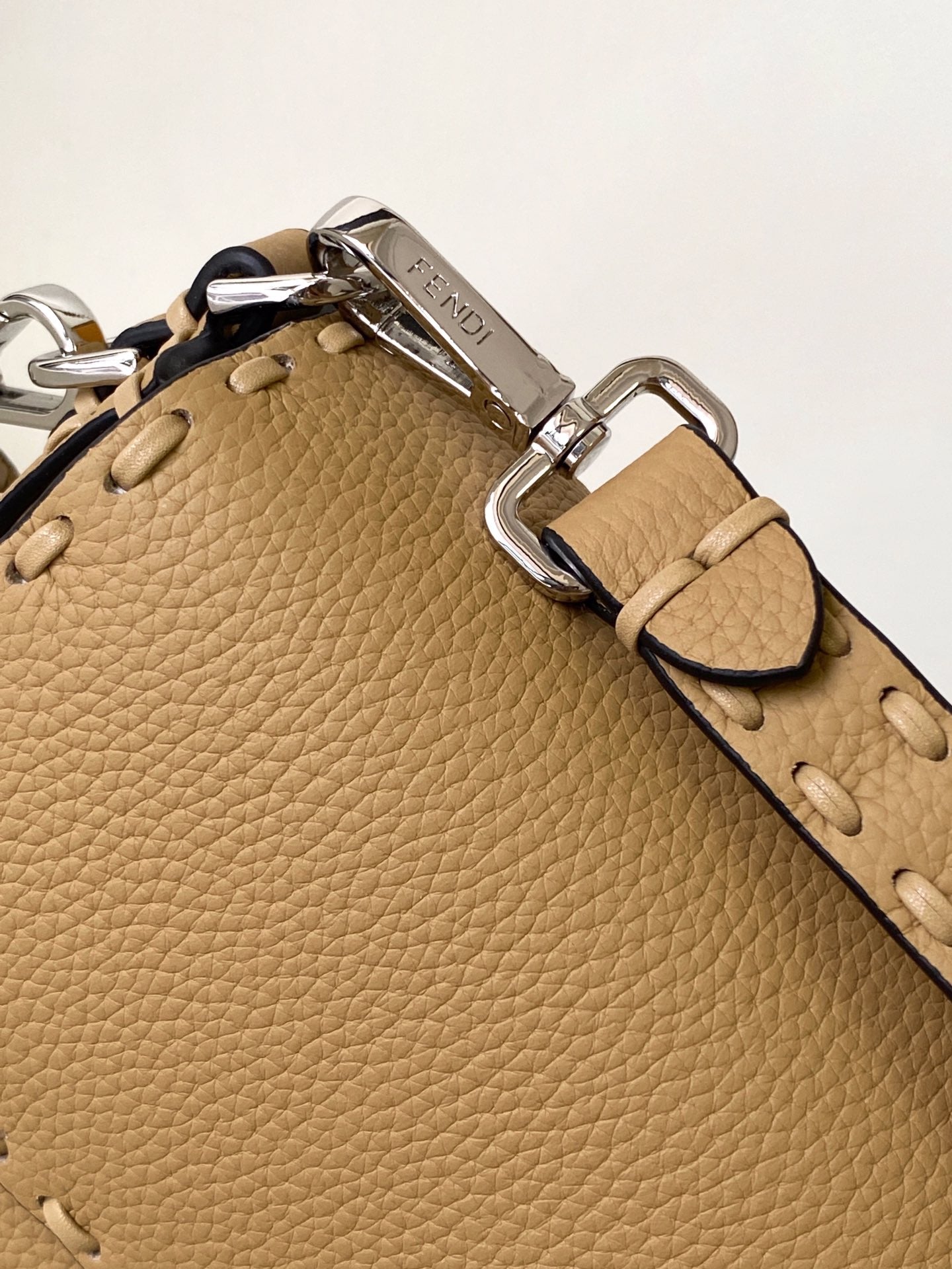 Luxury FendiFend Baguette 27 Bag Light Brown Calfskin Shw