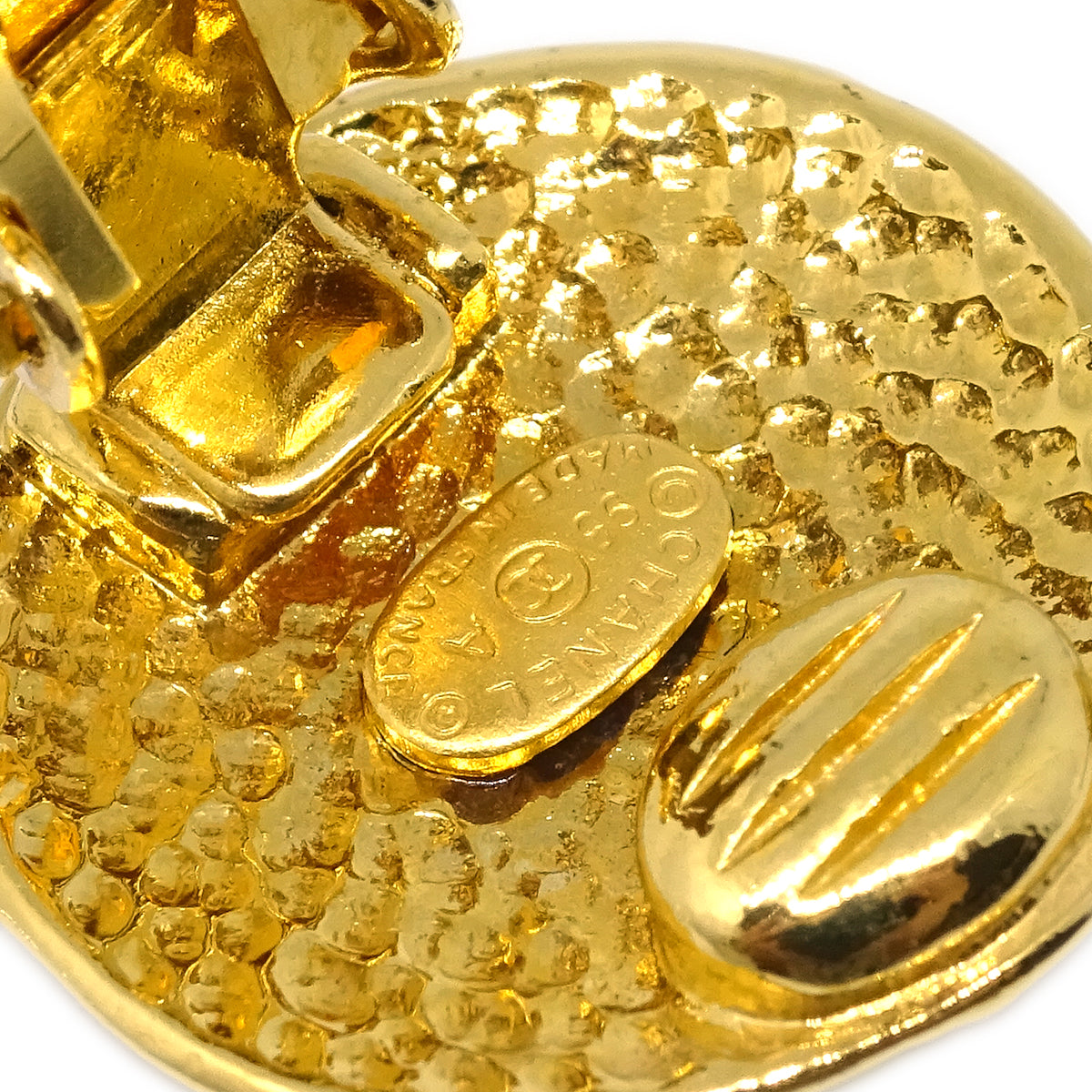 Luxury Chanel Button Earrings Clip-On Gold 95A