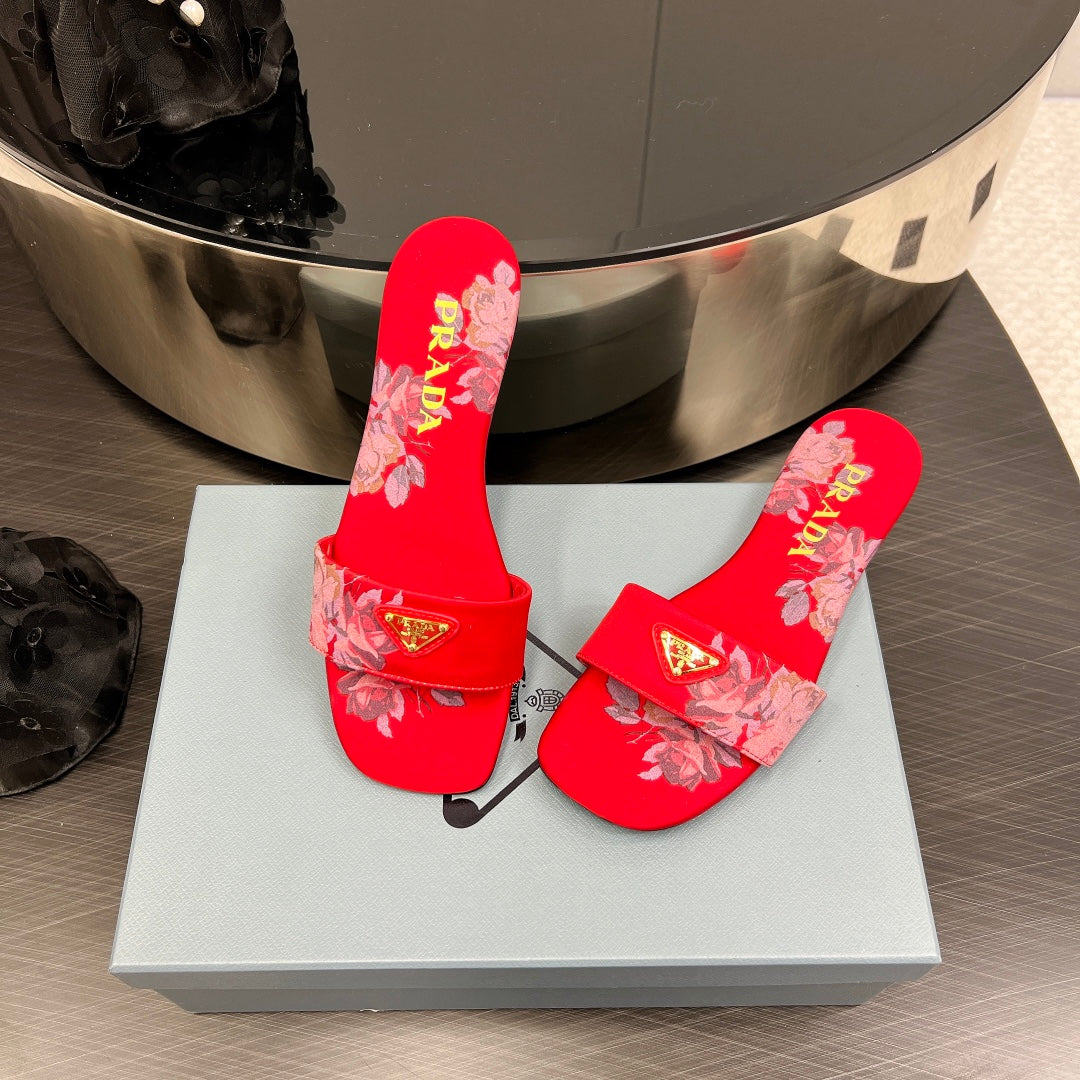 Luxury PradaPRINTED SLIDES SLIPPERS RED SATIN