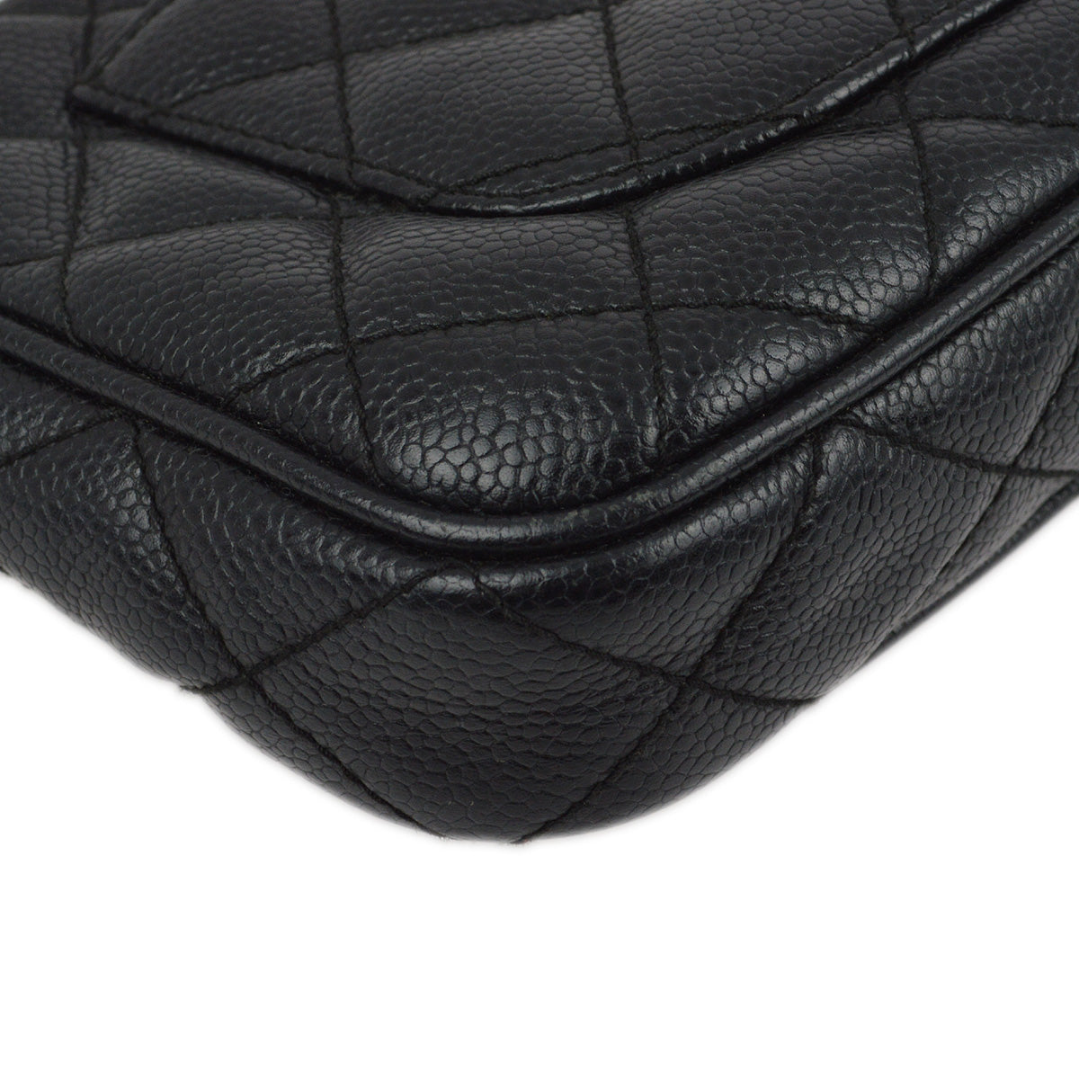 Luxury Chanel 2001-2003 Black Caviar Shoulder Bag