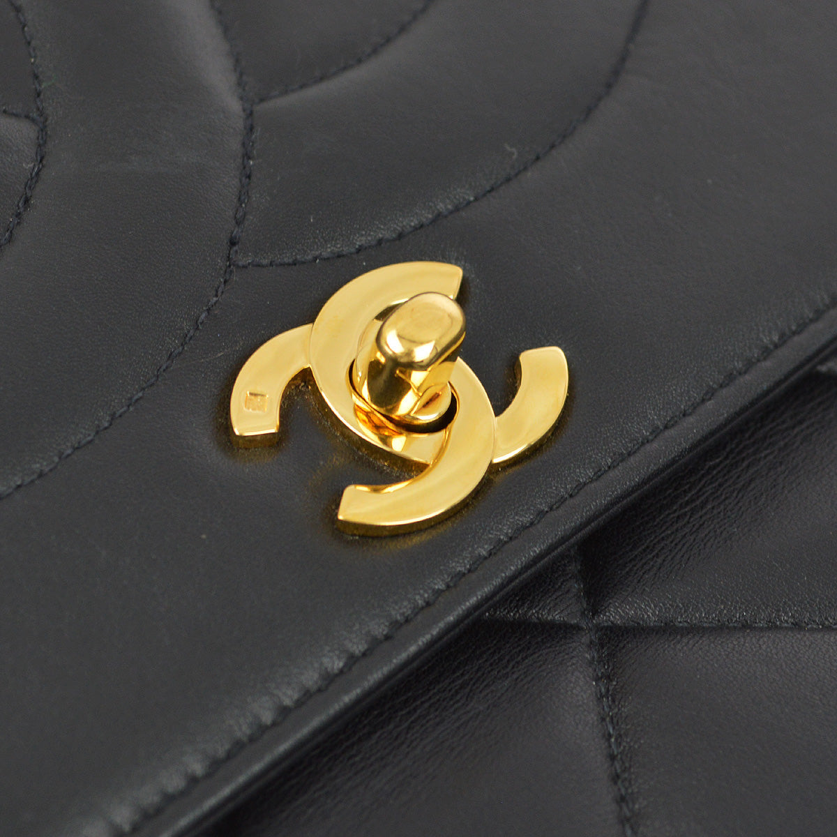 Luxury Chanel Black Lambskin Straight Flap Shoulder Bag