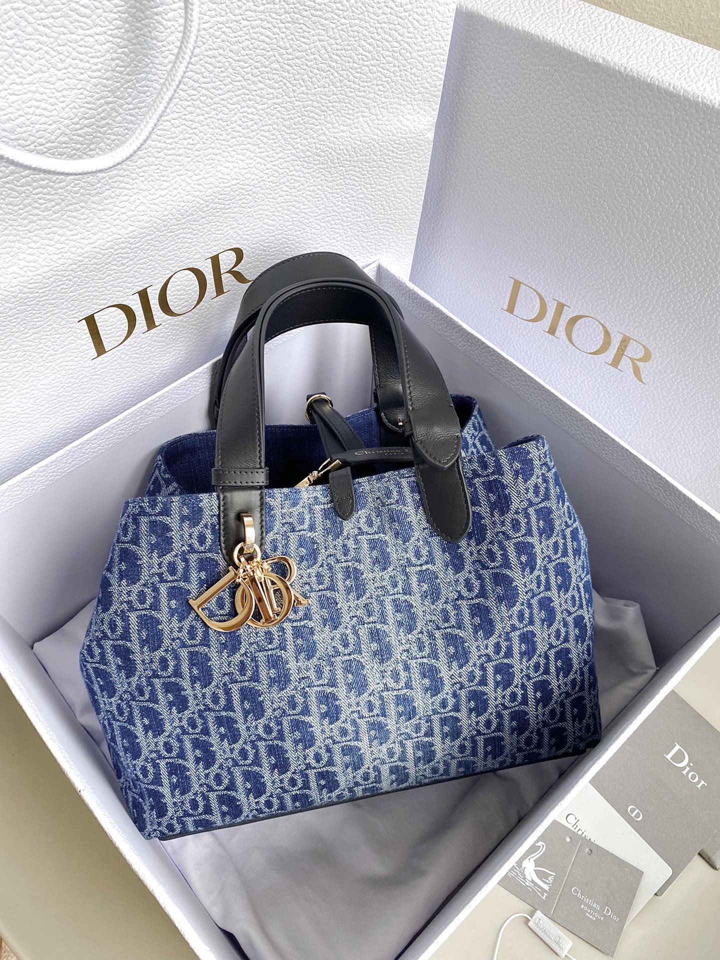 Luxury DiorMEDIUM TOUJOURS 28 BLUE DENIM OBLIQUE JACQUARD