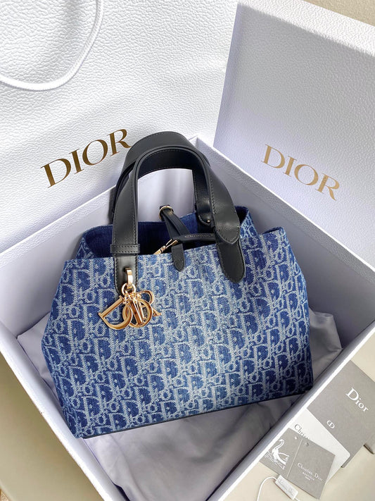 Luxury DiorMEDIUM TOUJOURS 28 BLUE DENIM OBLIQUE JACQUARD