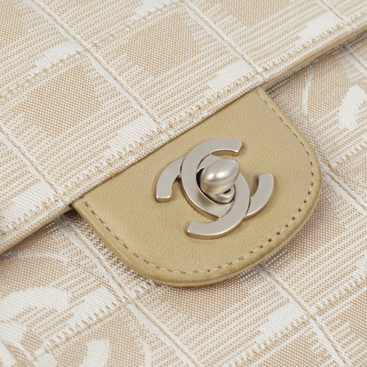 Luxury Chanel 2000-2001 Beige Jacquard Nylon East West Travel Line Shoulder Bag