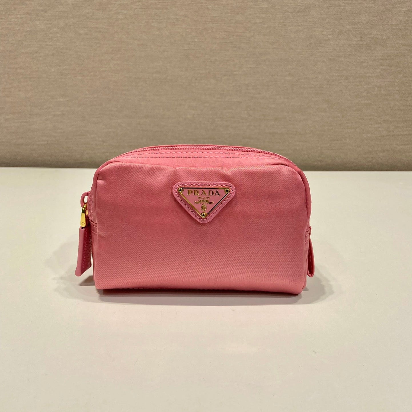 Luxury PradaCLUTCH 12 IN CANDY PINK RE-NYLON