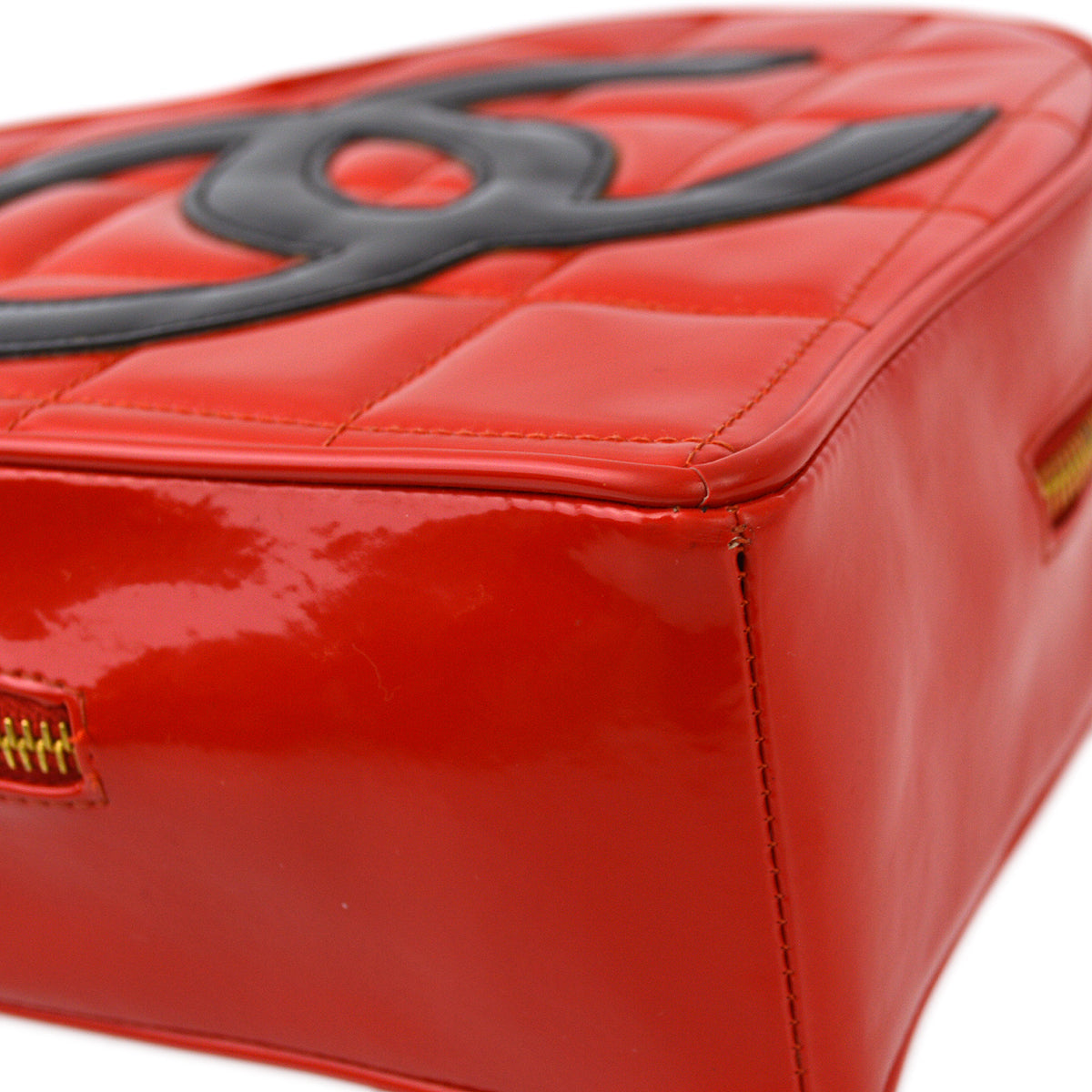 Luxury Chanel 1994-1996 Red Heart Vanity Handbag