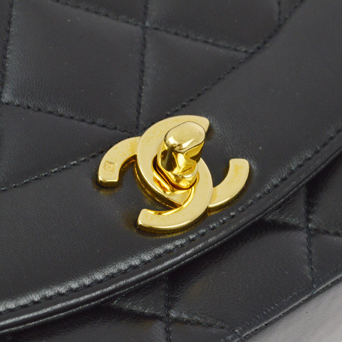 Luxury Chanel 1994-1996 Black Lambskin Small Diana Shoulder Bag