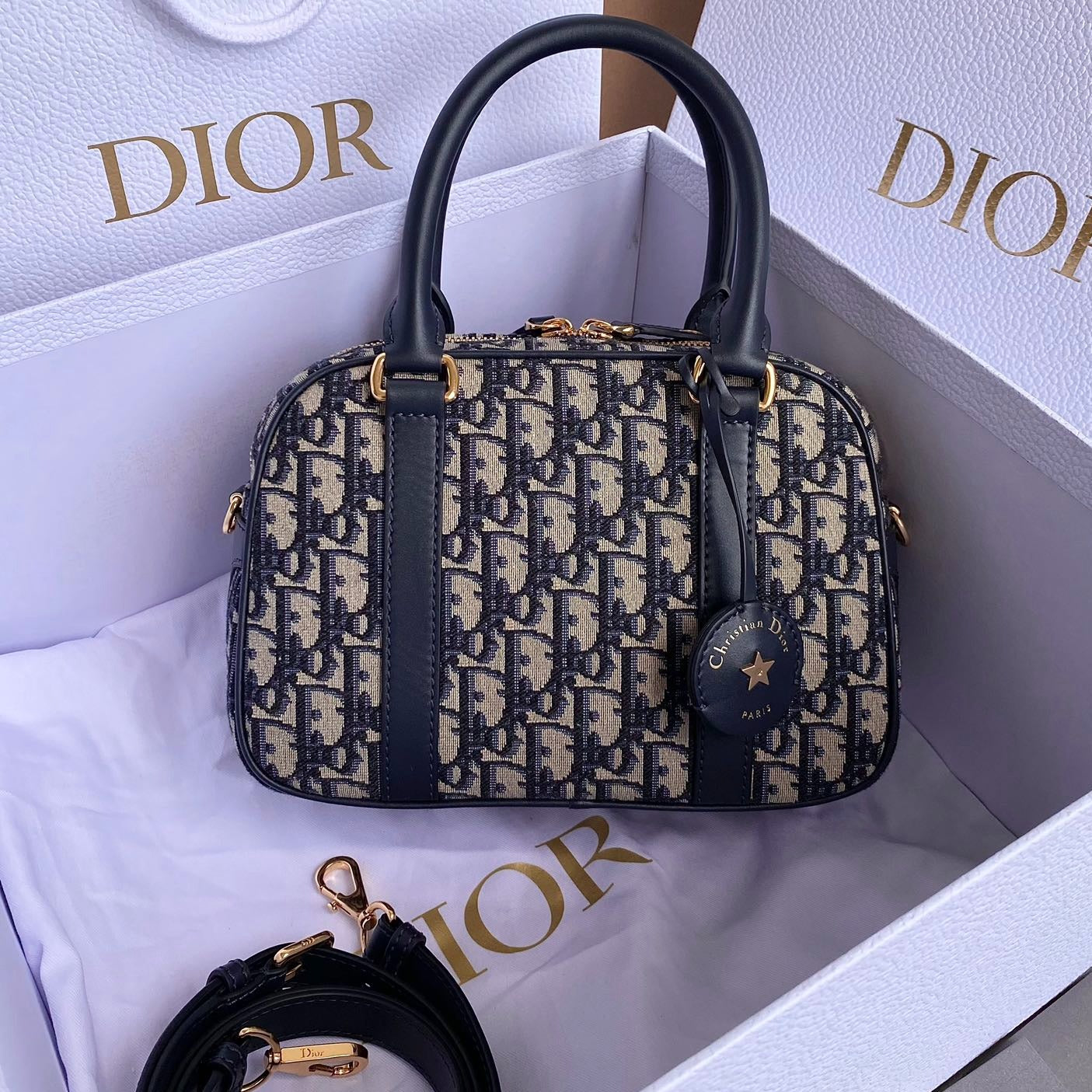 Luxury DiorMEDIUM D-VIBE BOWLING BAG 25 BLUE JACQUARD